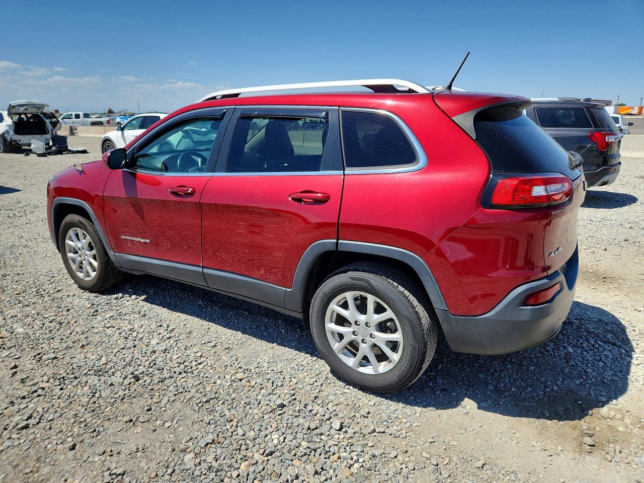 2017 Jeep Cherokee Latitude Red vin: 1C4PJMCB7HD220546