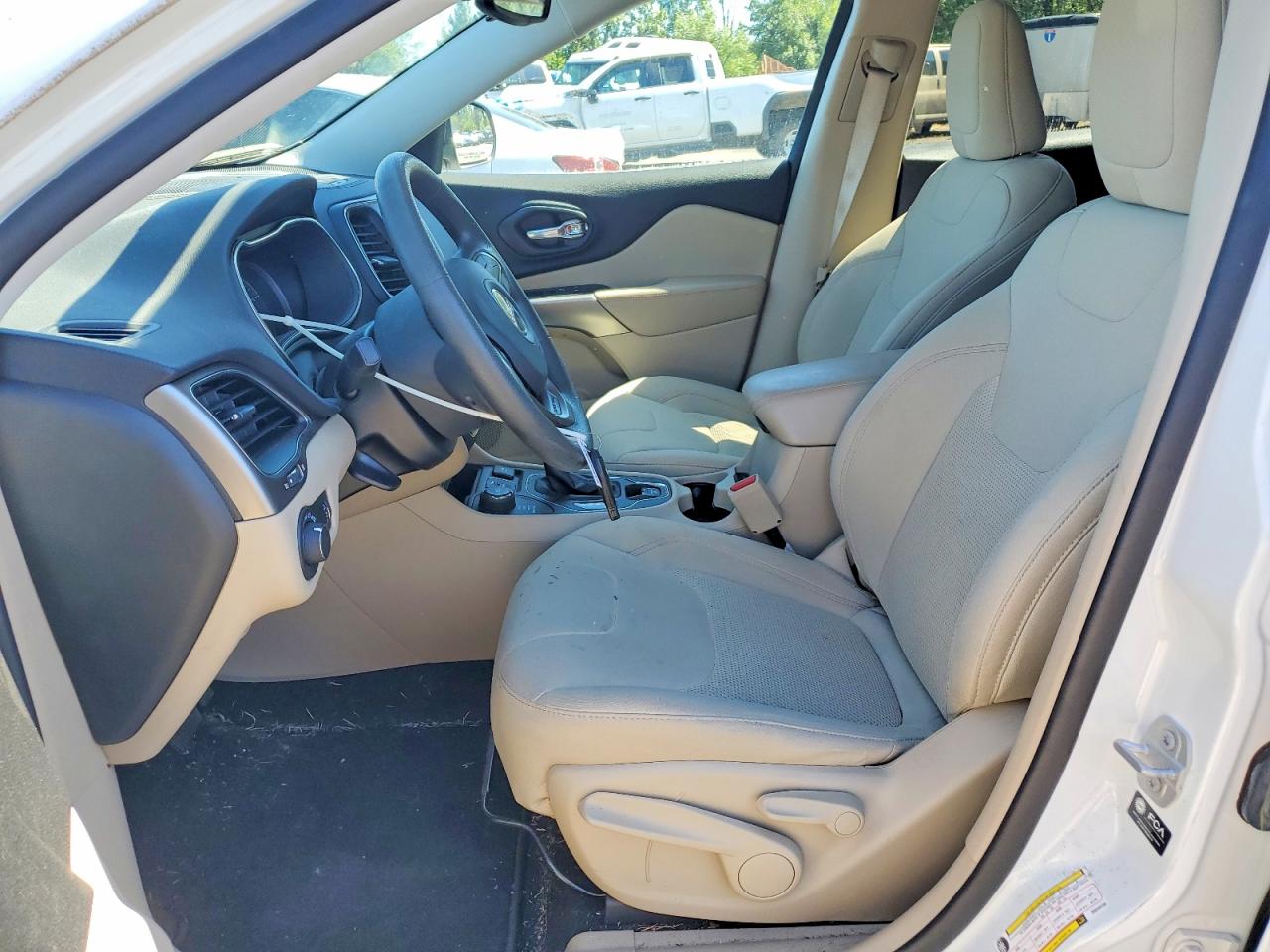 2021 Jeep Cherokee Latitude White vin: 1C4PJMCB7MD240130