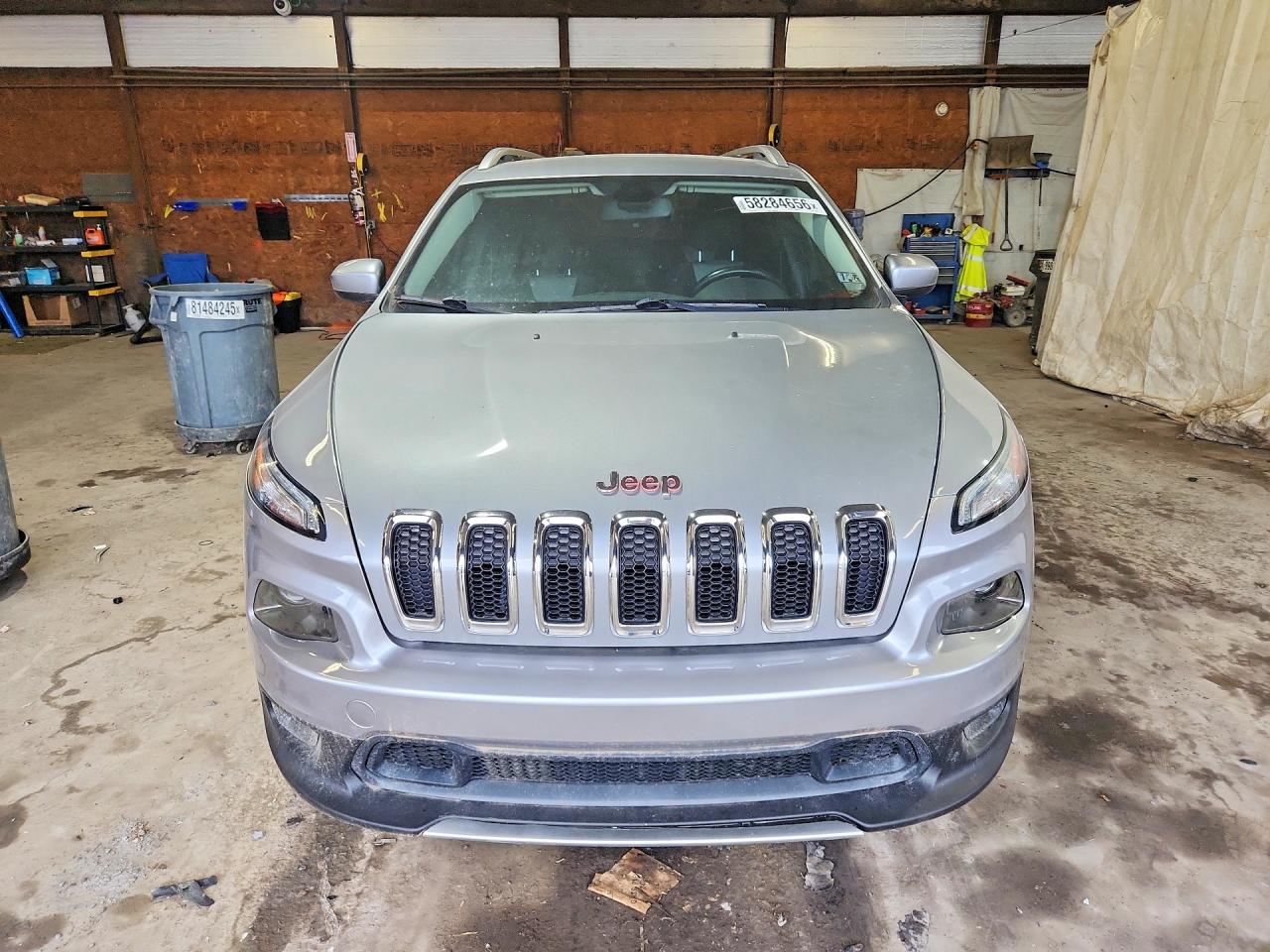 2014 Jeep Cherokee Latitude Silver vin: 1C4PJMCB8EW125722