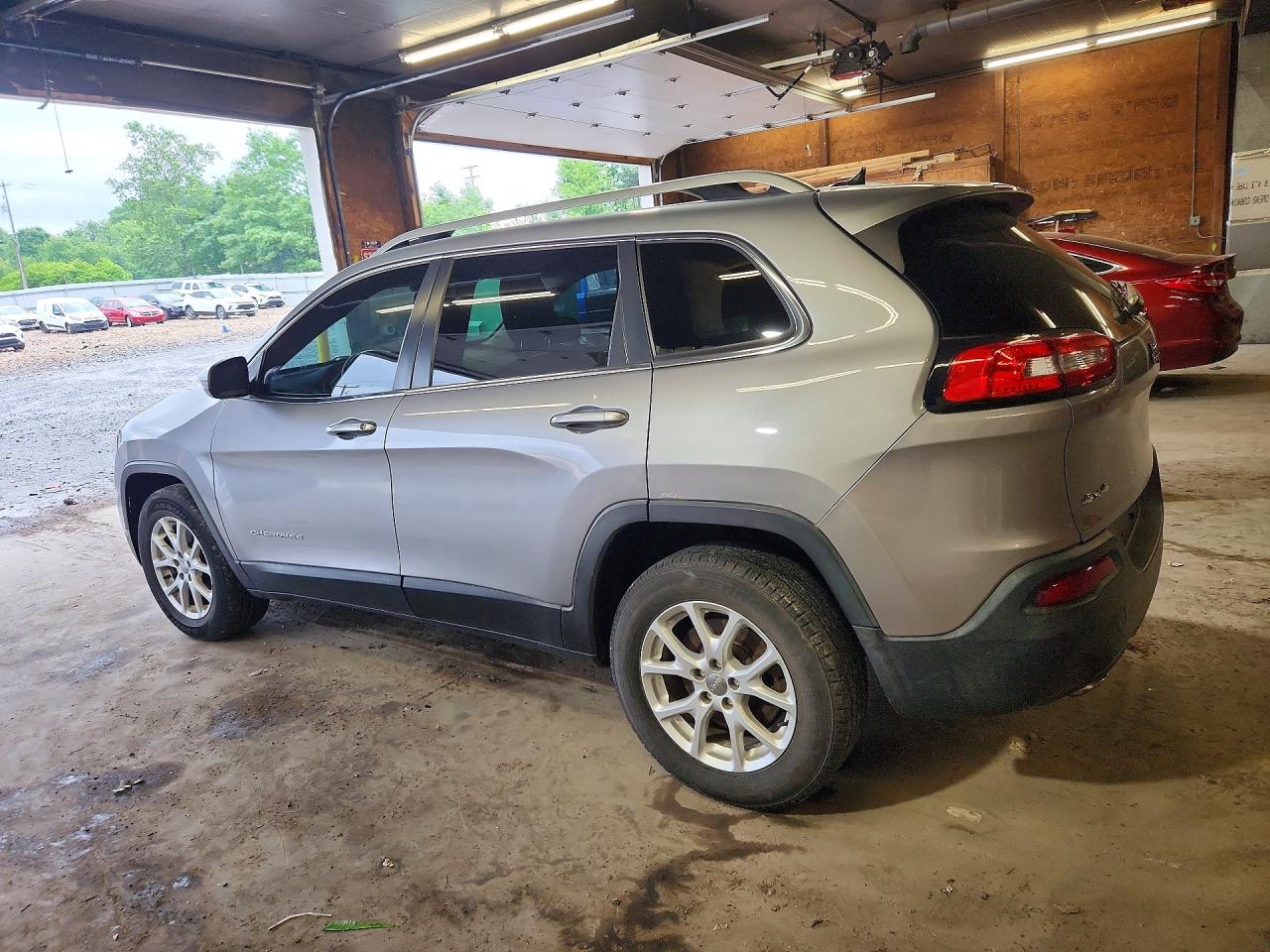 2014 Jeep Cherokee Latitude Silver vin: 1C4PJMCB8EW125722