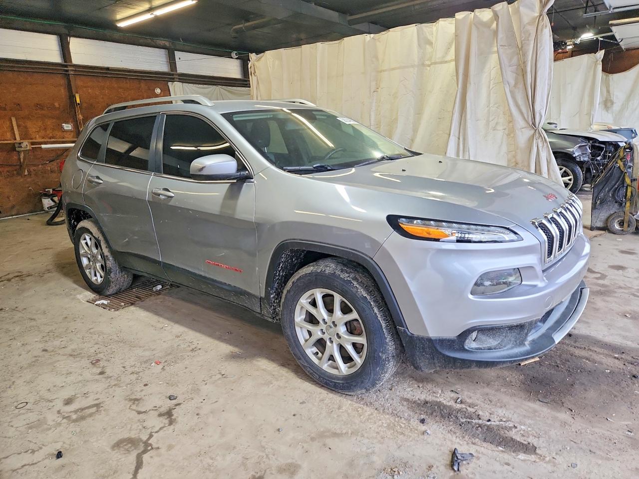 2014 Jeep Cherokee Latitude Silver vin: 1C4PJMCB8EW125722