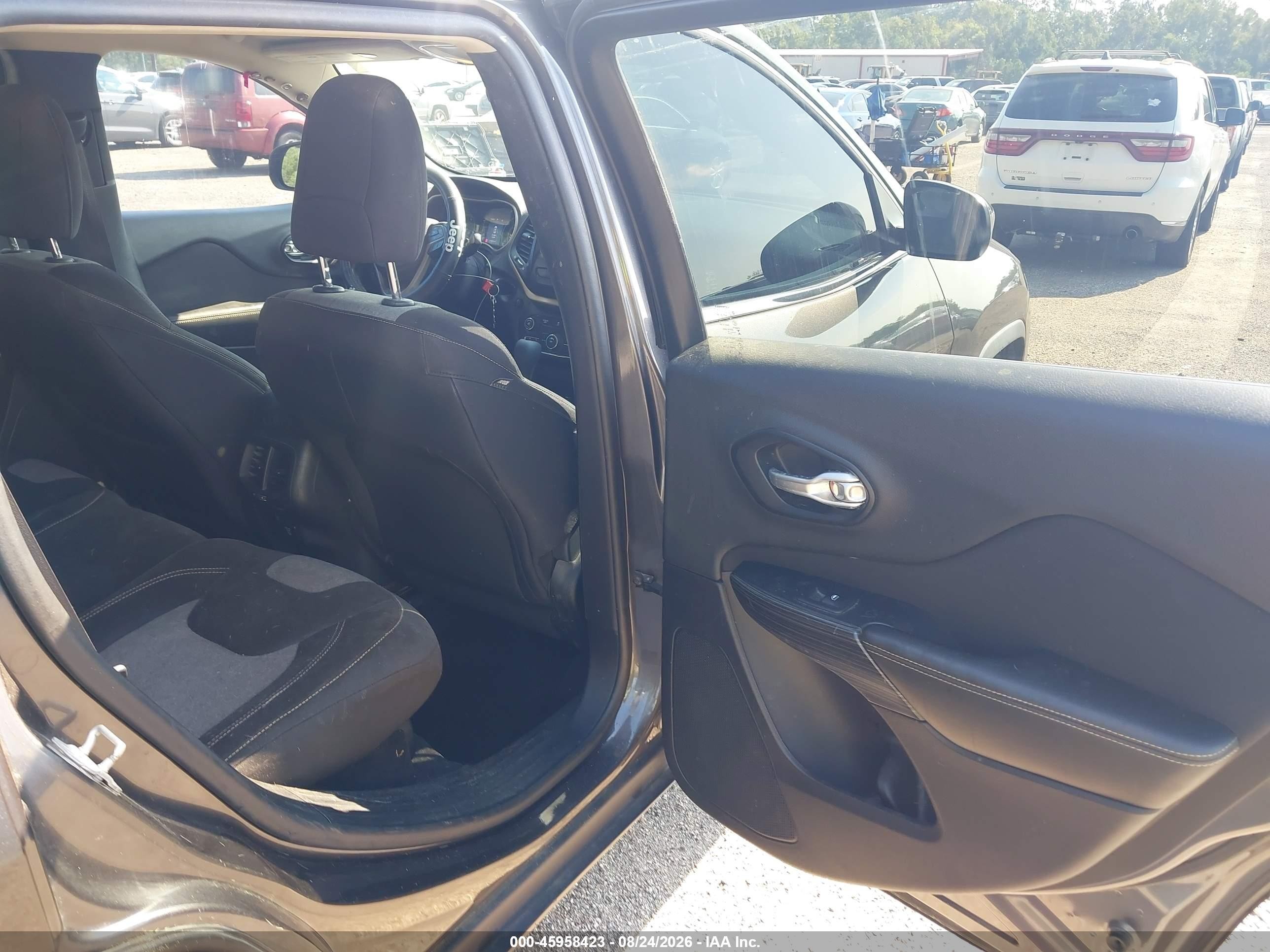 2014 Jeep Cherokee Latitude Серый vin: 1C4PJMCB8EW186066