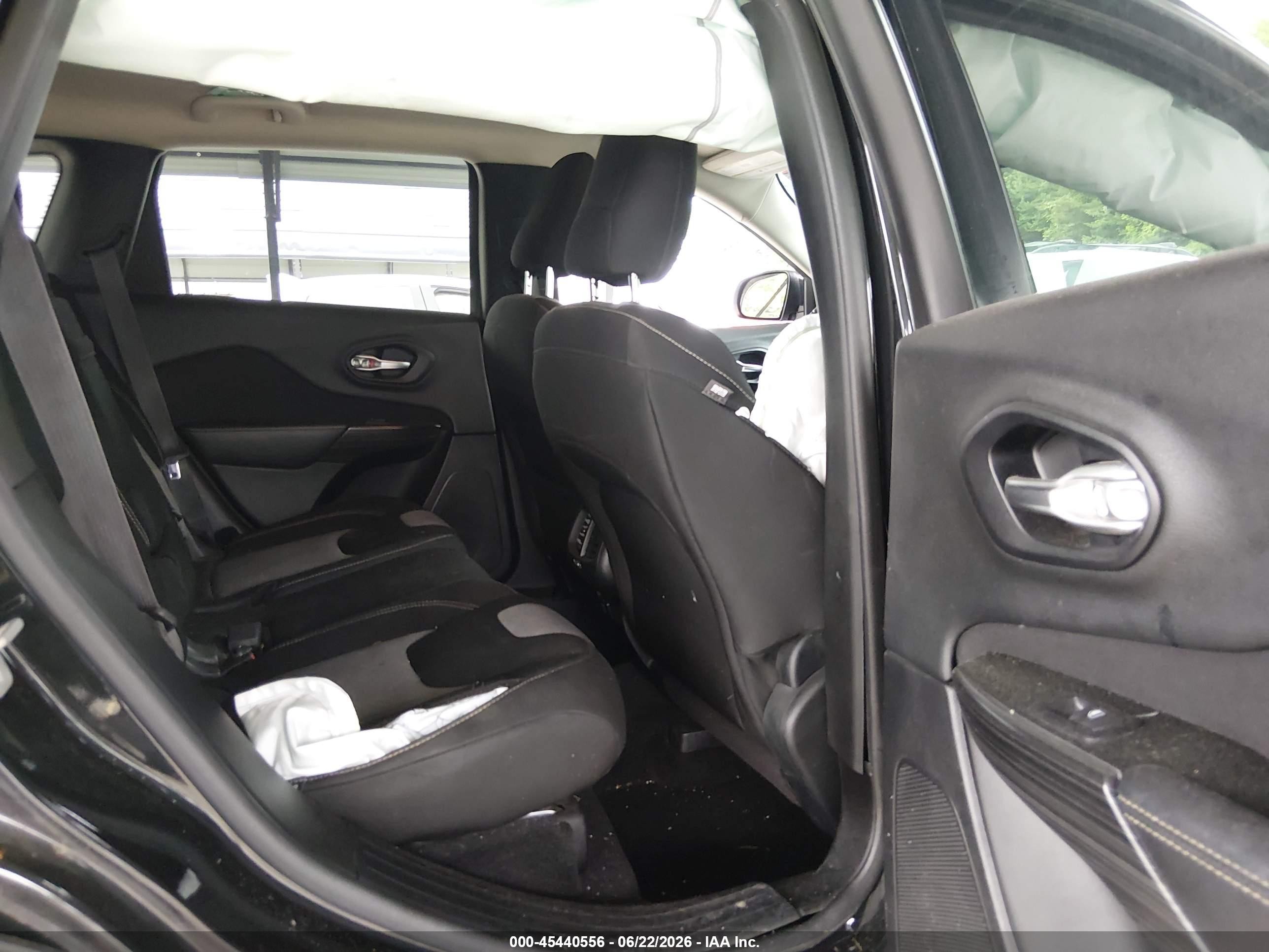 2014 Jeep Cherokee Latitude Black vin: 1C4PJMCB8EW220118