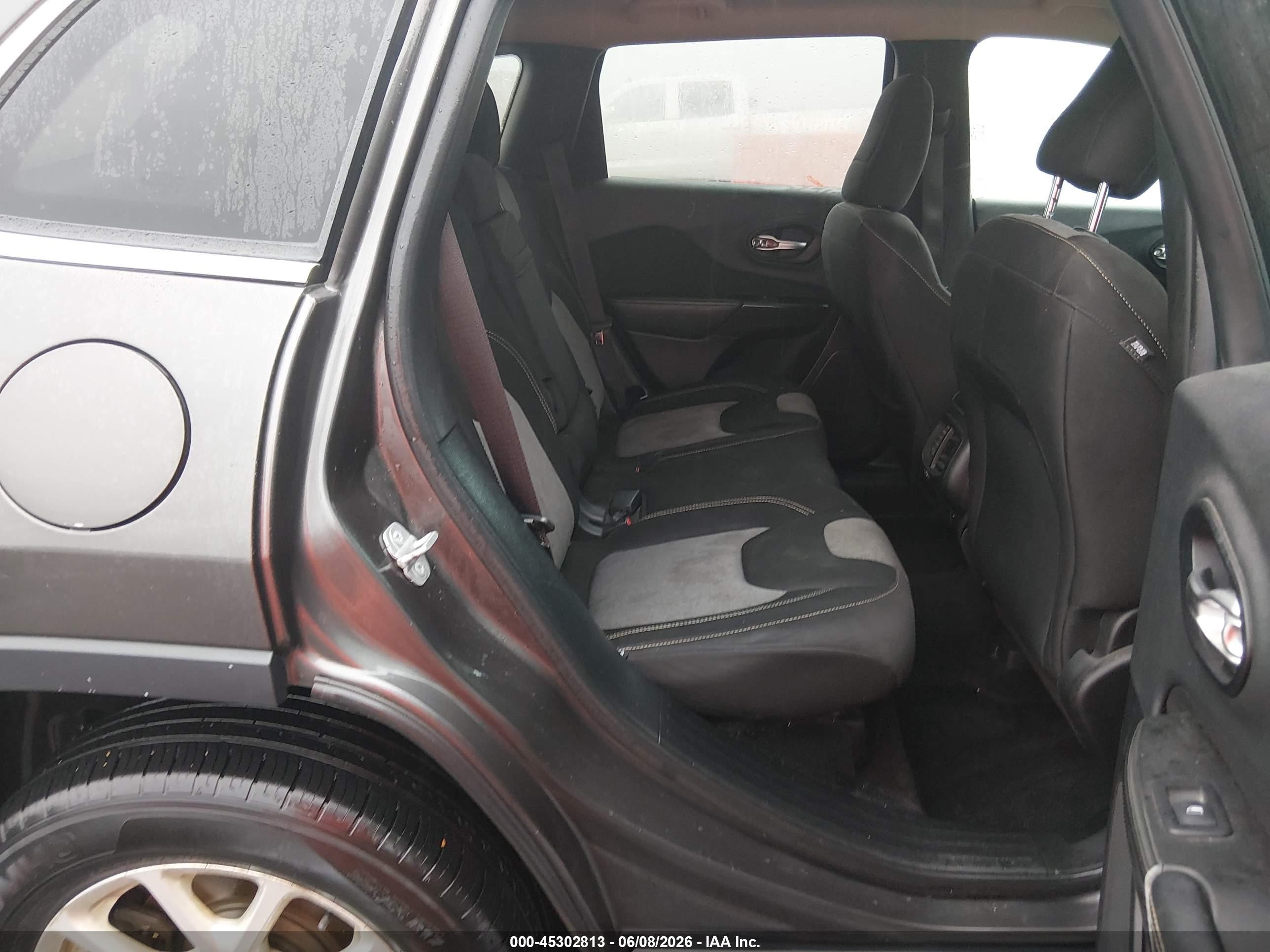 2014 Jeep Cherokee Latitude Gray vin: 1C4PJMCB8EW224542
