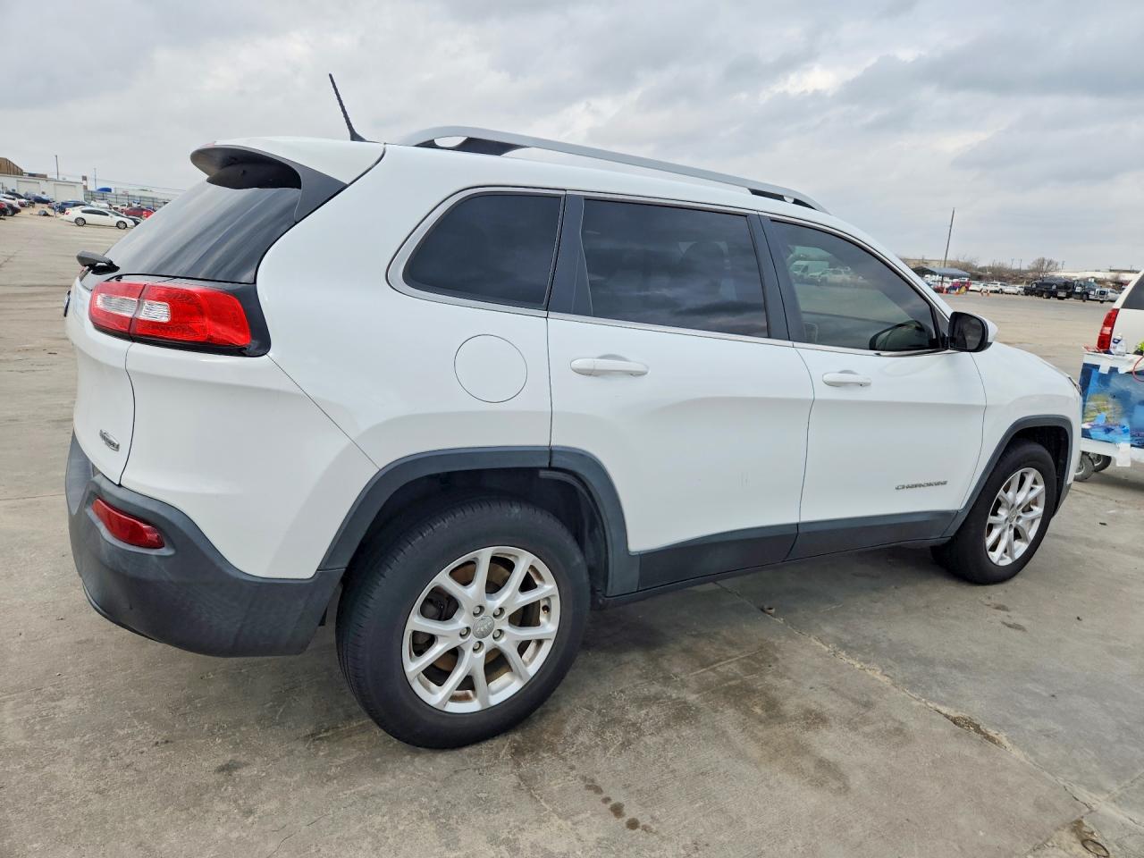 2014 Jeep Cherokee Latitude White vin: 1C4PJMCB8EW231622