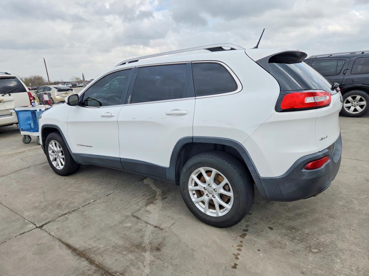 2014 Jeep Cherokee Latitude White vin: 1C4PJMCB8EW231622