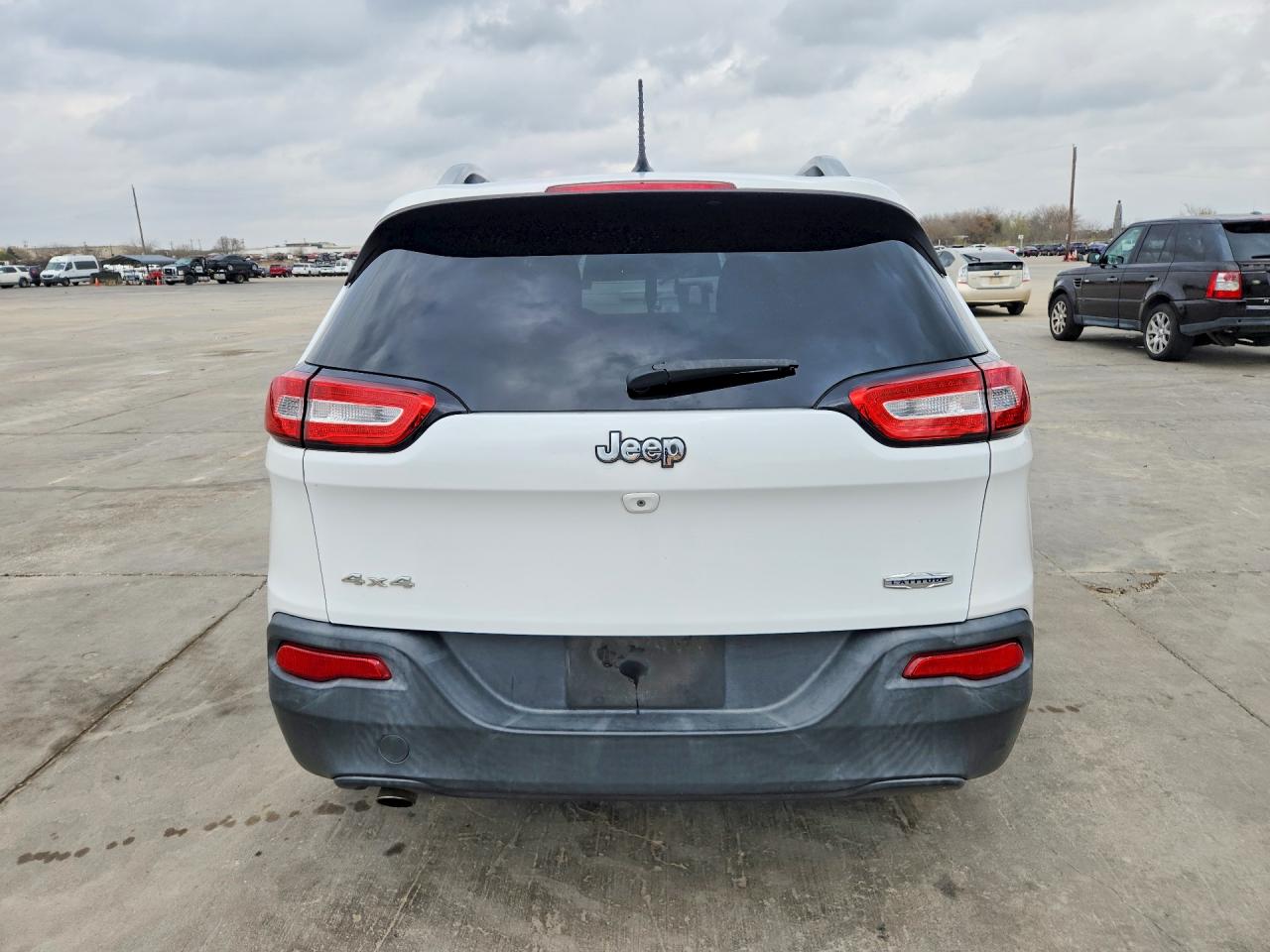 2014 Jeep Cherokee Latitude White vin: 1C4PJMCB8EW231622