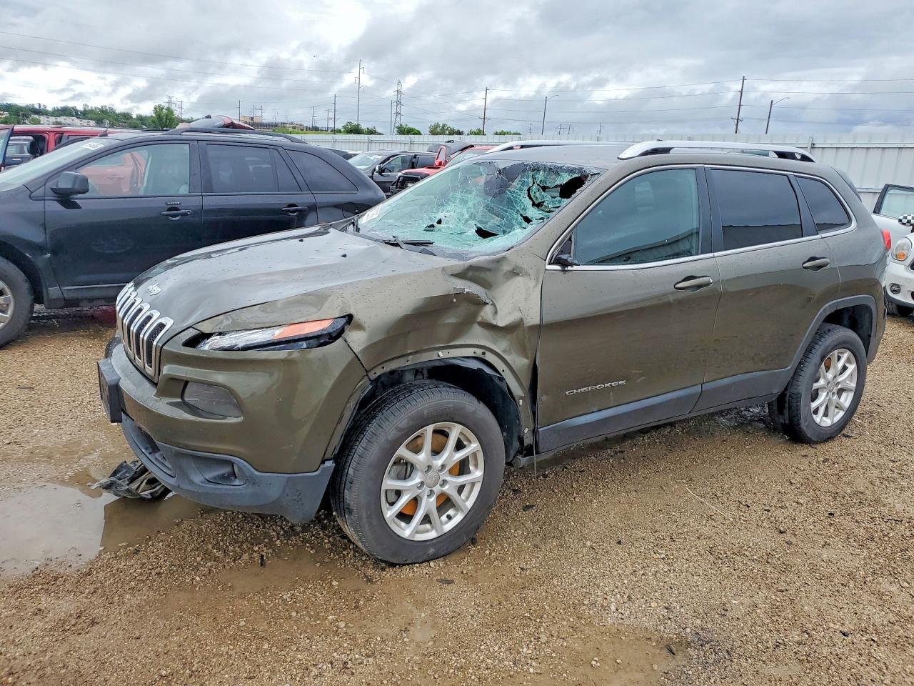 2015 Jeep Cherokee Latitude Green vin: 1C4PJMCB8FW505421