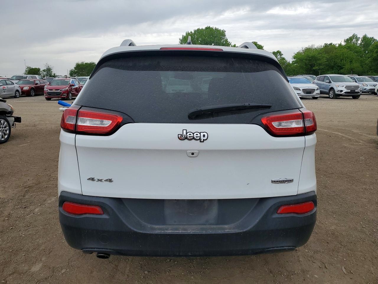 2015 Jeep Cherokee Latitude White vin: 1C4PJMCB8FW679375