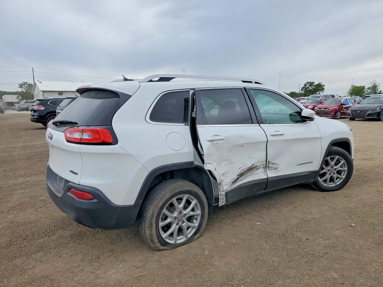 2015 Jeep Cherokee Latitude White vin: 1C4PJMCB8FW679375