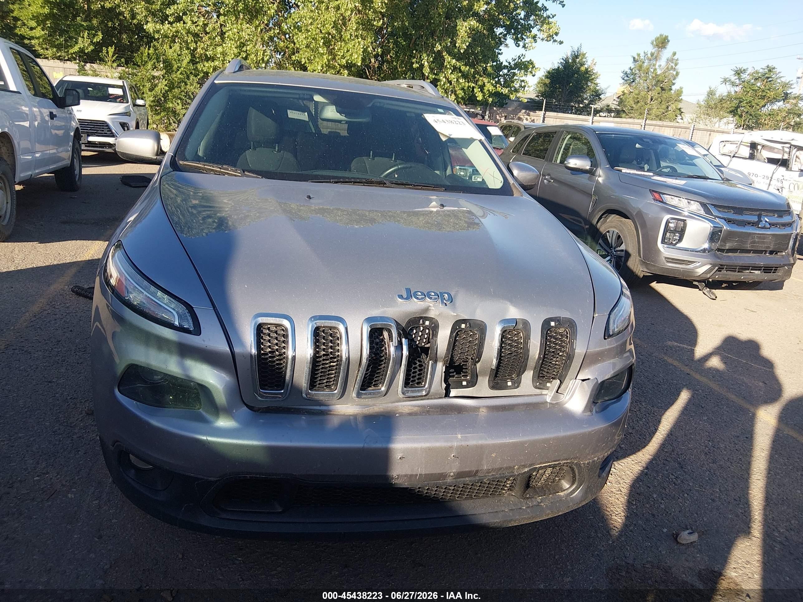 2015 Jeep Cherokee Latitude Silver vin: 1C4PJMCB8FW691395