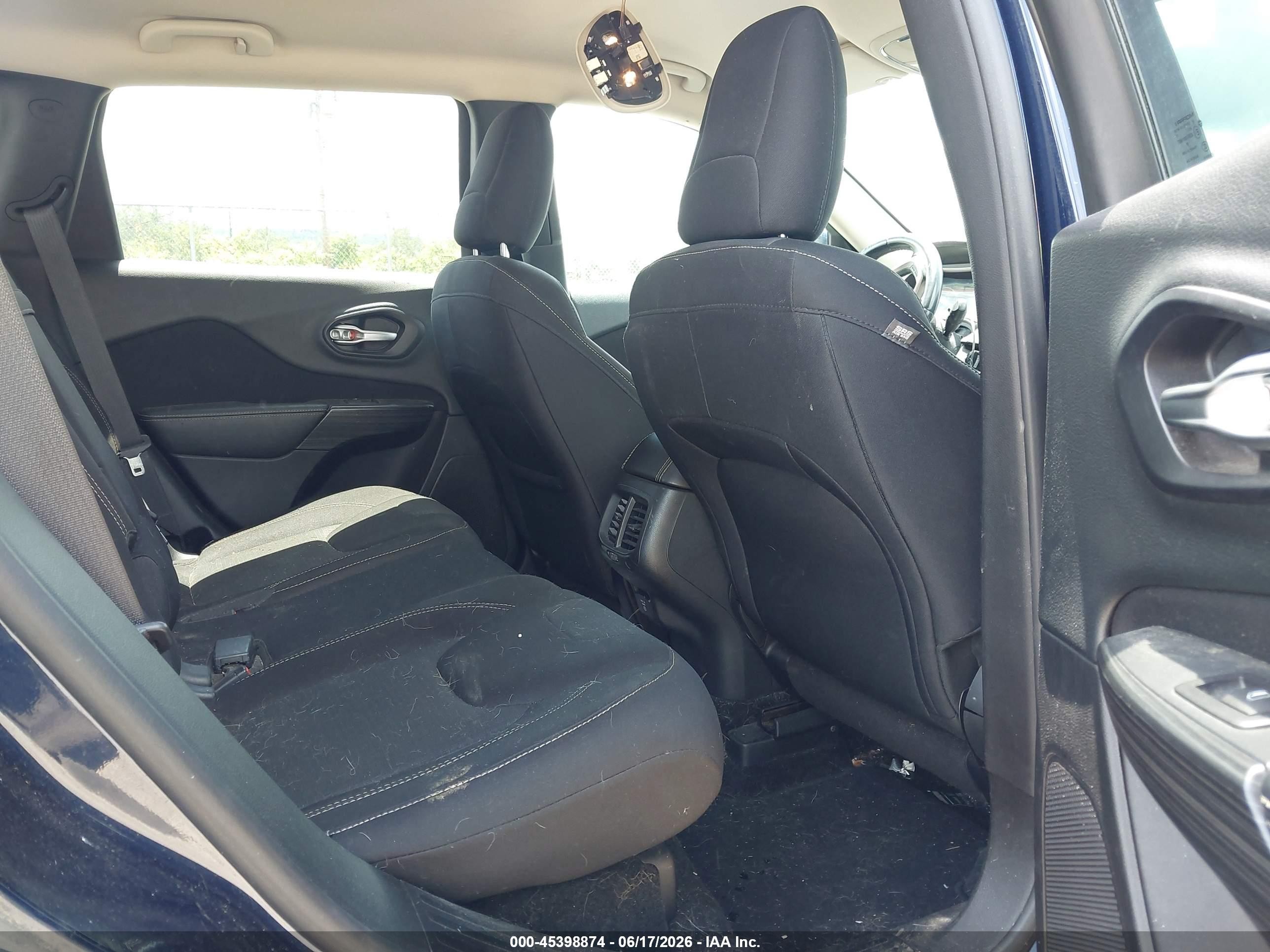 2015 Jeep Cherokee Latitude Dark Blue vin: 1C4PJMCB8FW714898