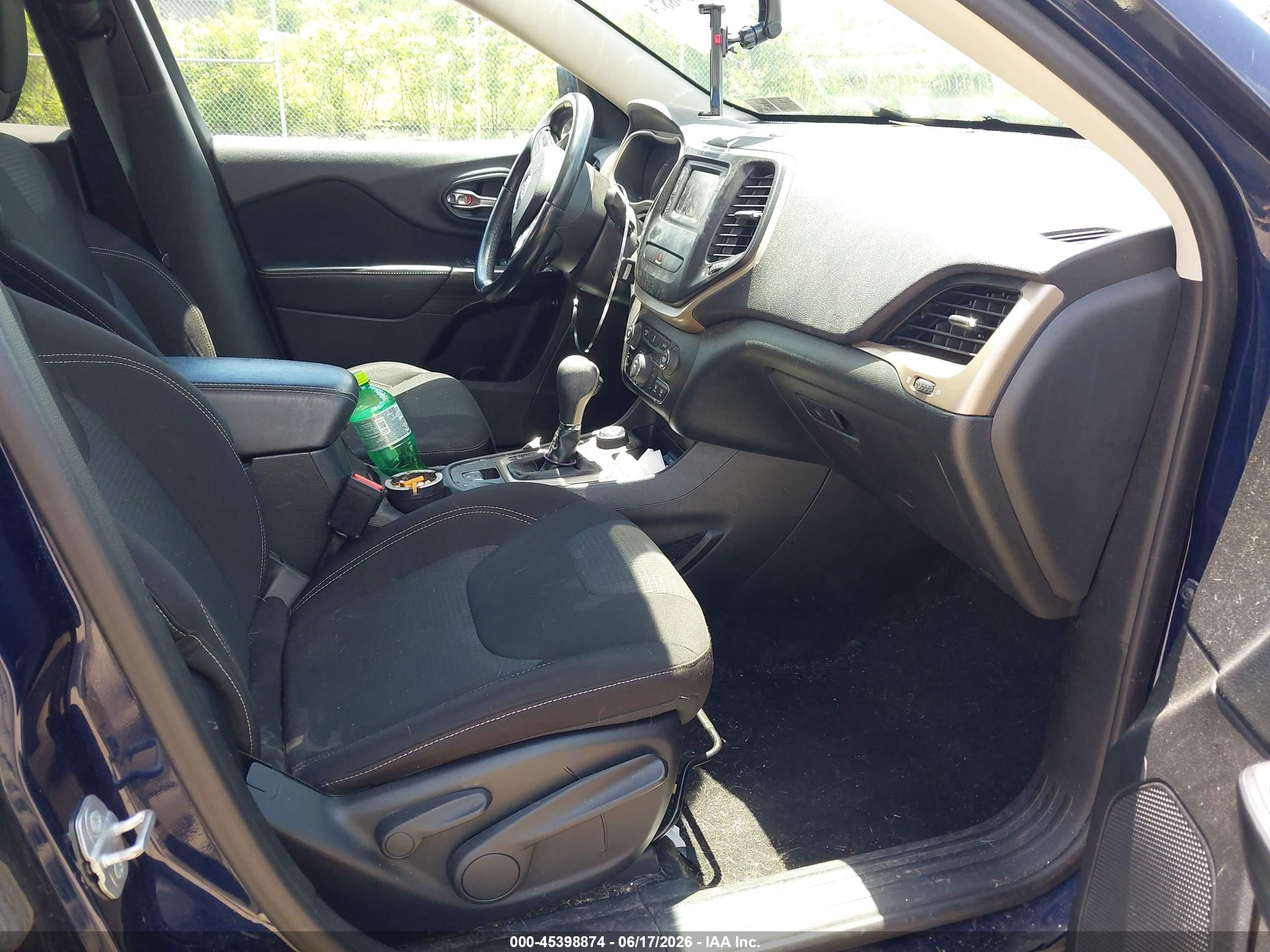 2015 Jeep Cherokee Latitude Dark Blue vin: 1C4PJMCB8FW714898