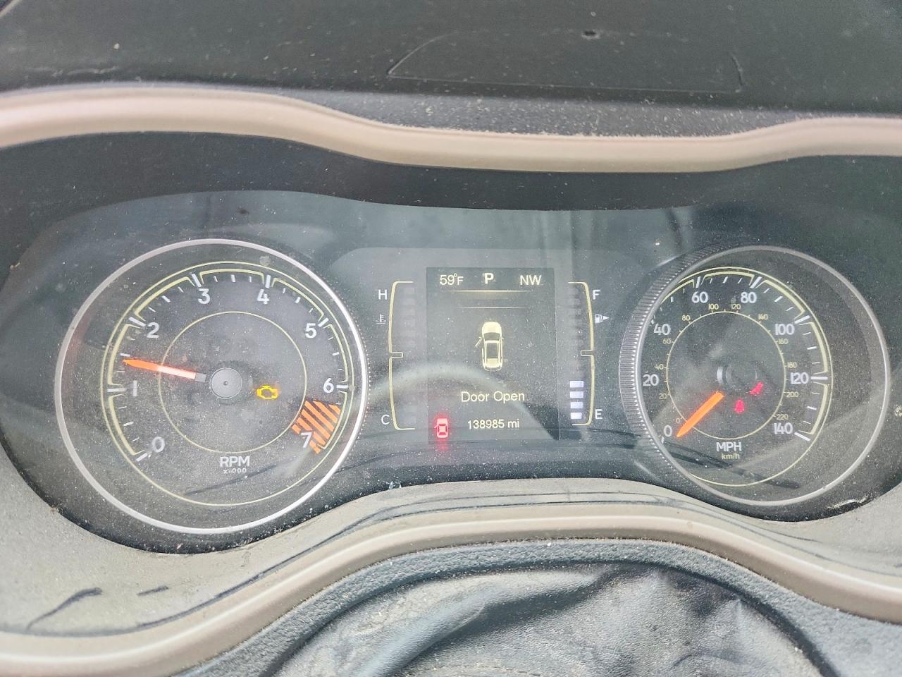 2015 Jeep Cherokee Latitude Red vin: 1C4PJMCB8FW715534