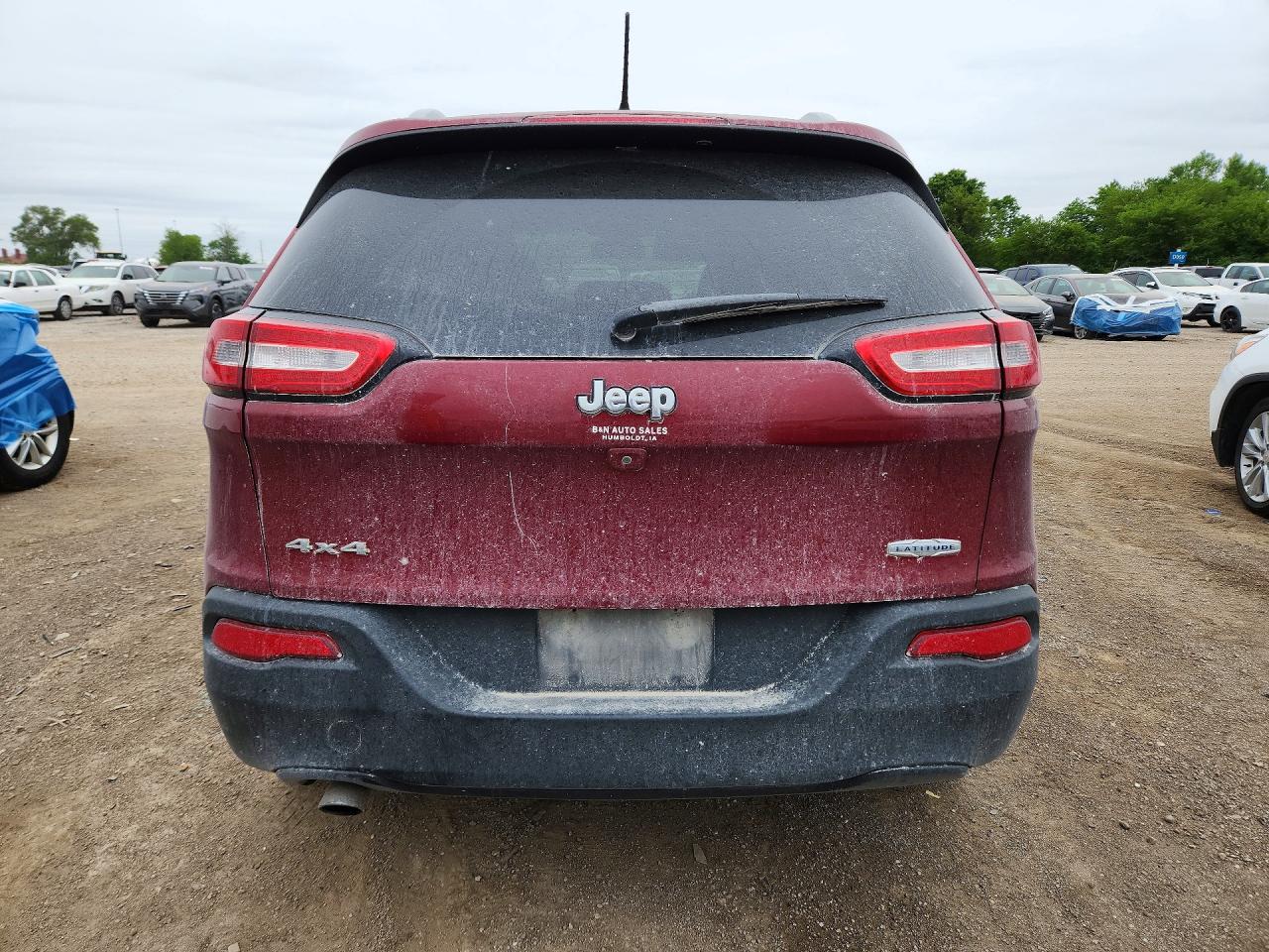2015 Jeep Cherokee Latitude Red vin: 1C4PJMCB8FW715534