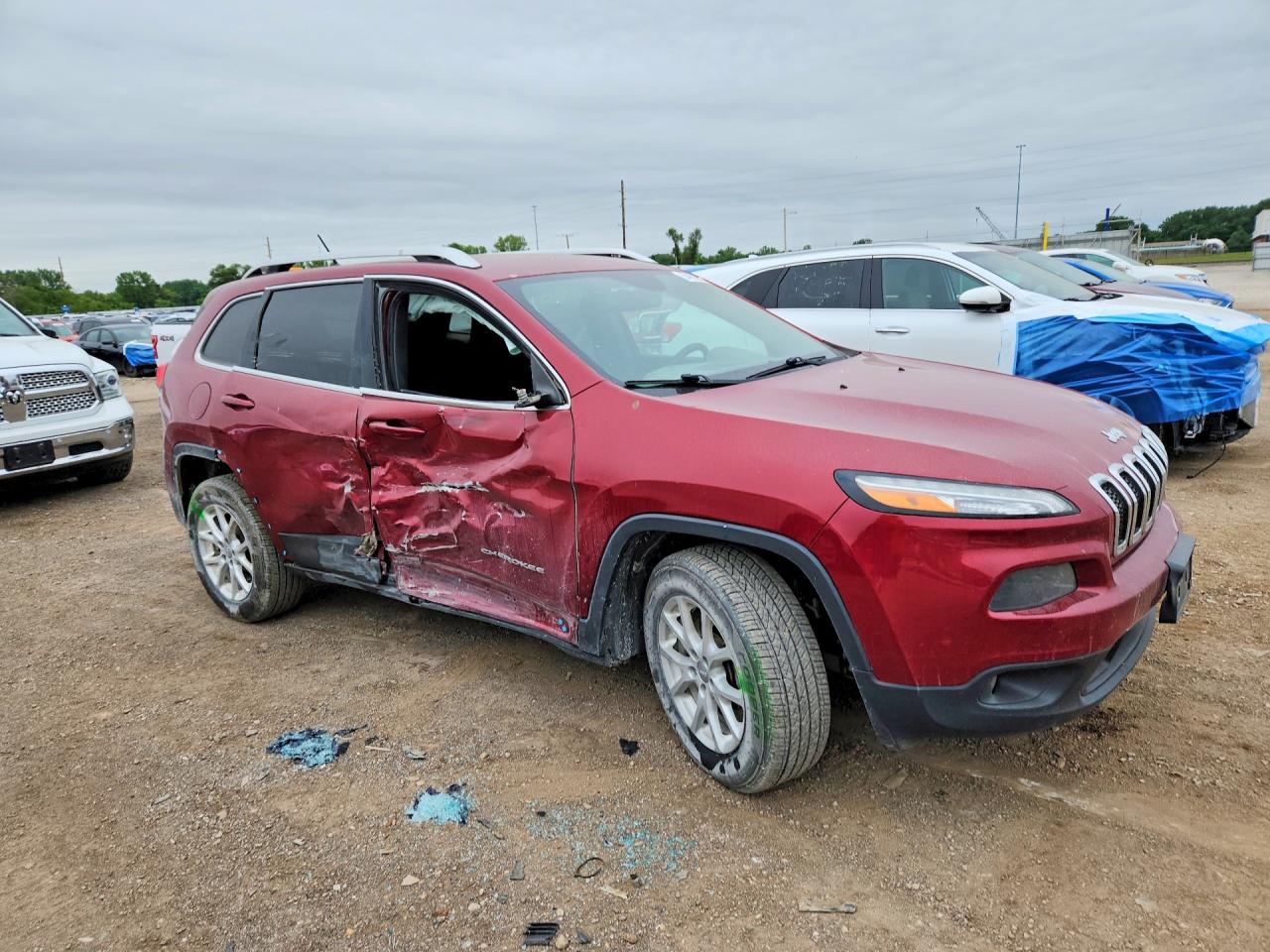 2015 Jeep Cherokee Latitude Red vin: 1C4PJMCB8FW715534