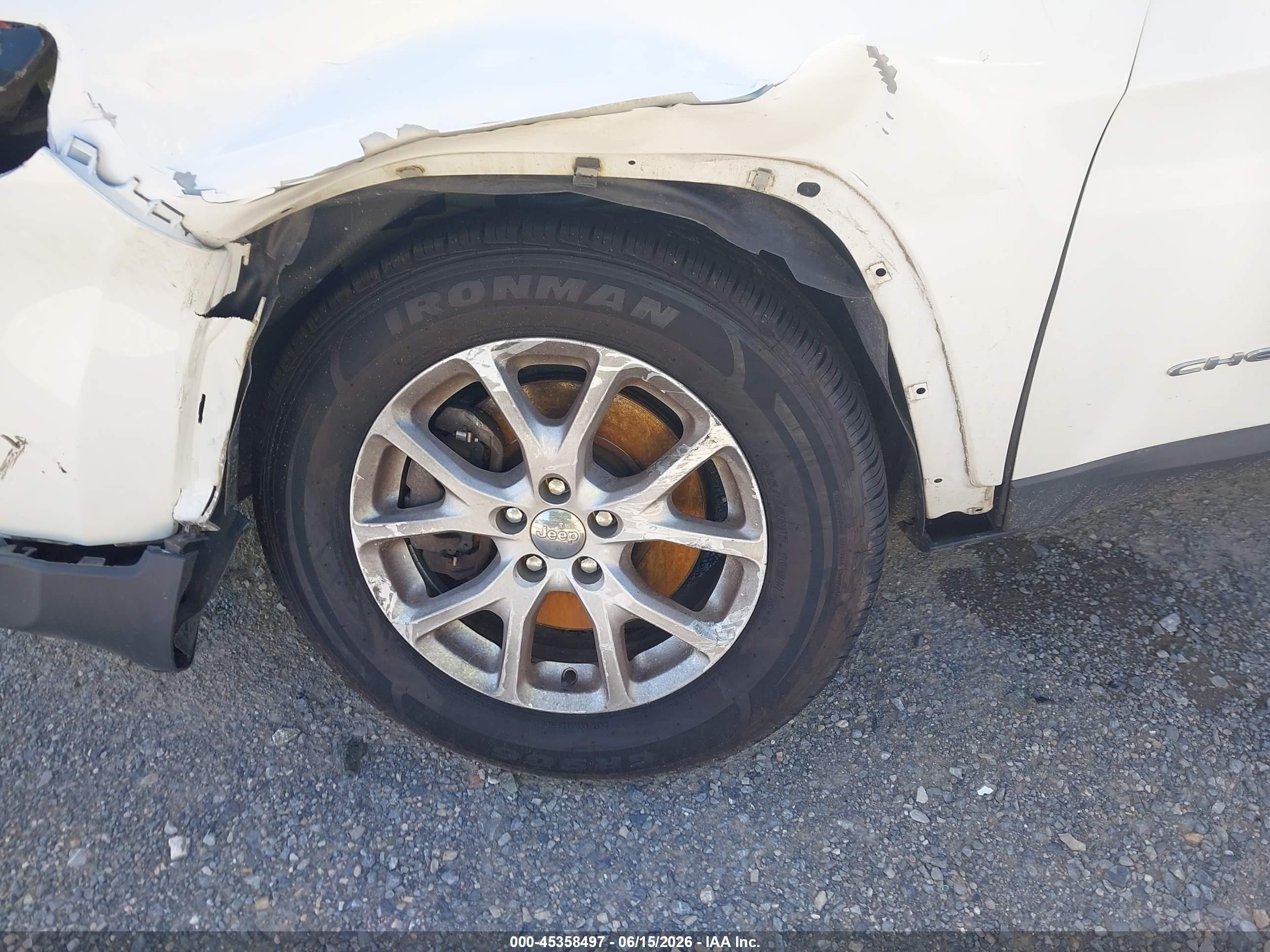 2015 Jeep Cherokee Latitude White vin: 1C4PJMCB8FW739297