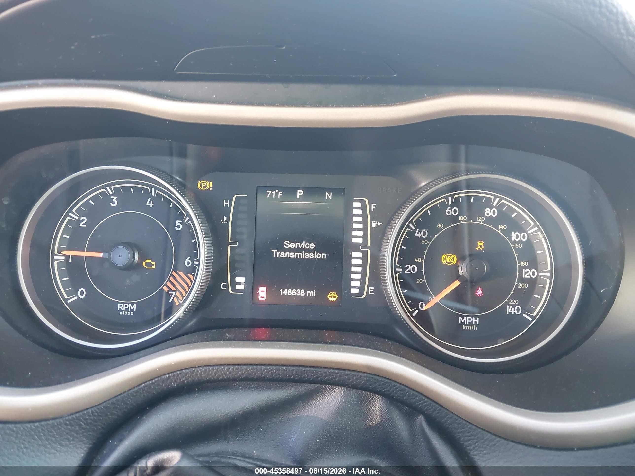 2015 Jeep Cherokee Latitude White vin: 1C4PJMCB8FW739297