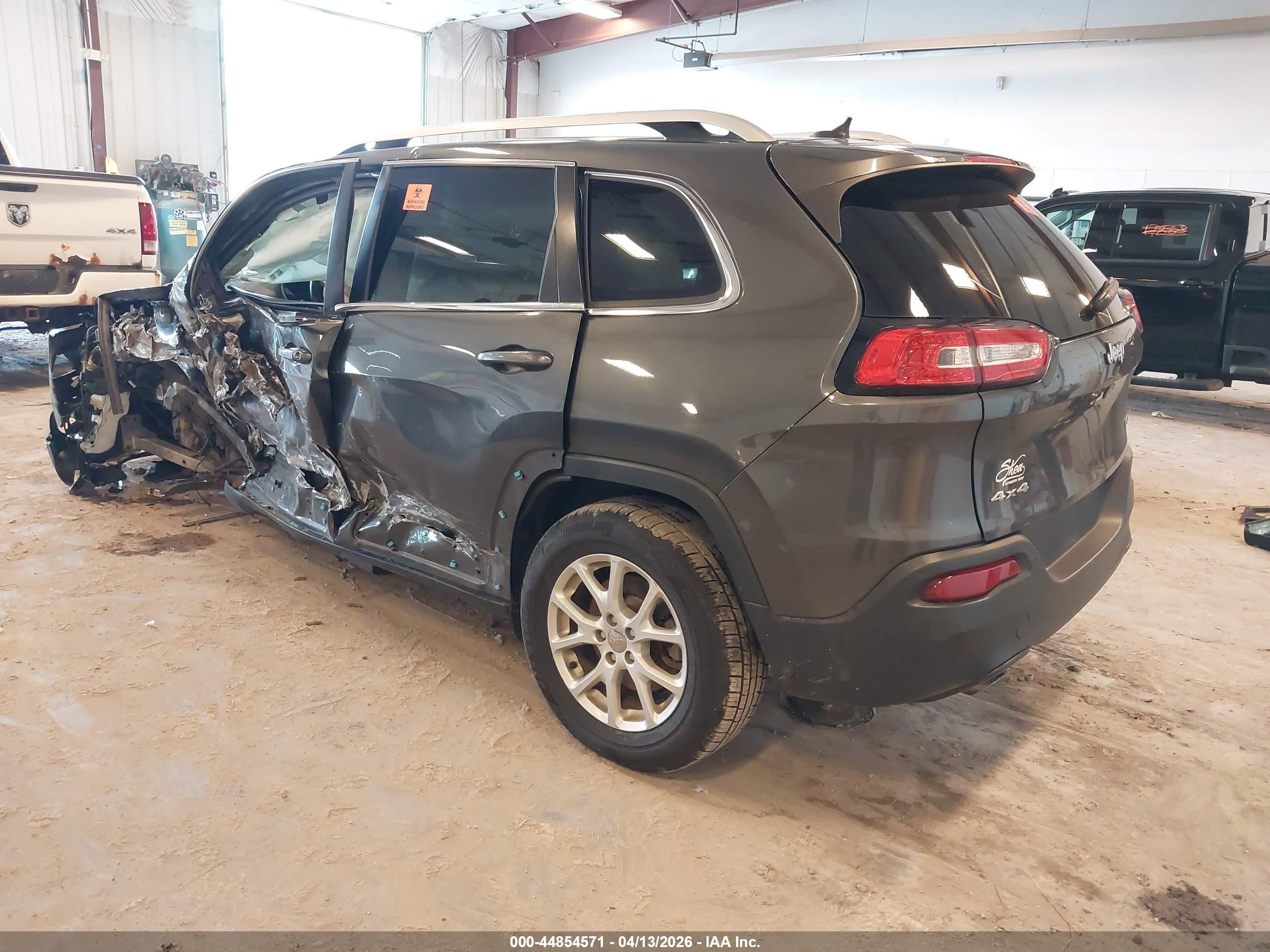 2015 Jeep Cherokee Latitude Gray vin: 1C4PJMCB8FW793134