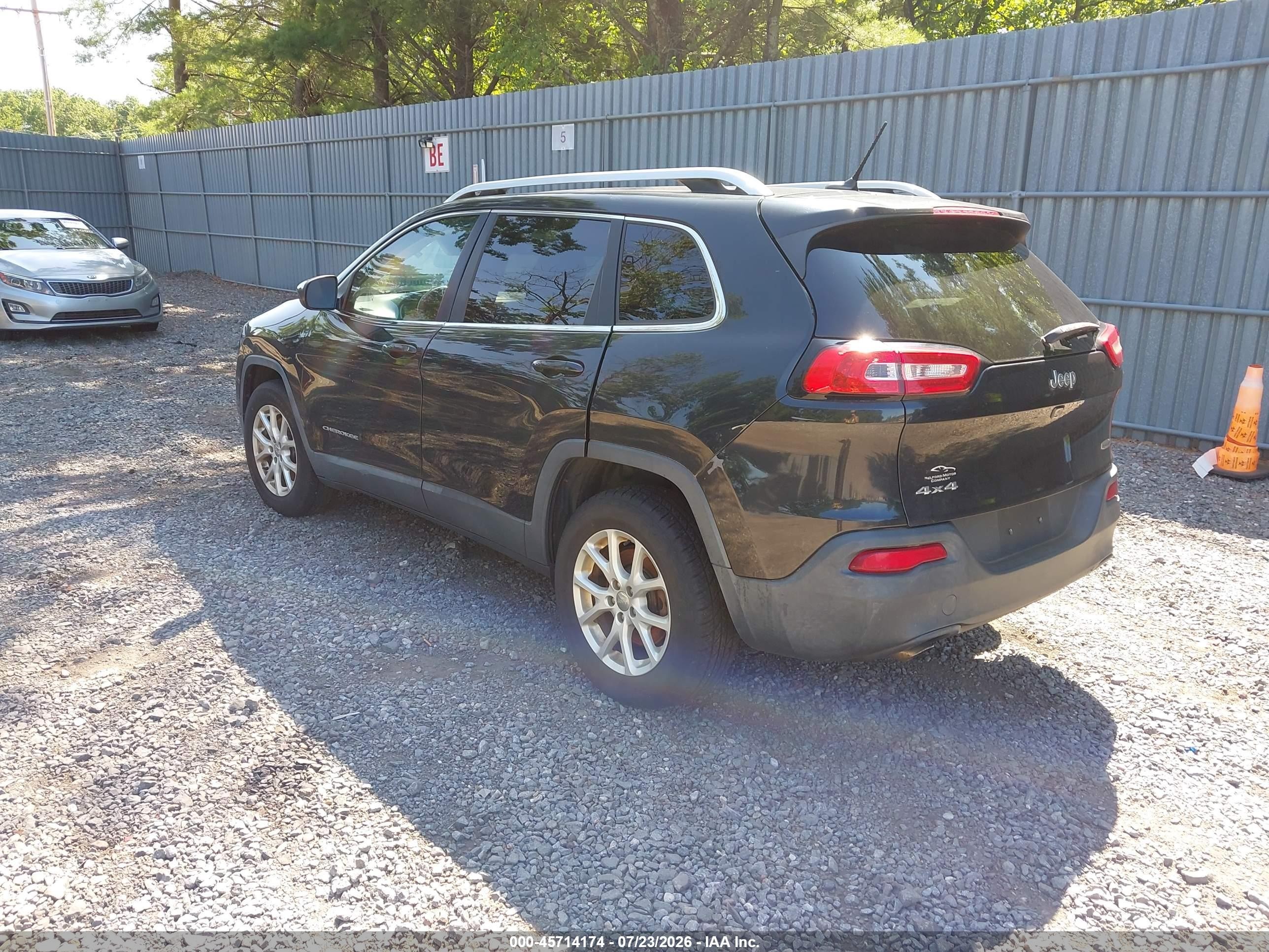 2015 Jeep Cherokee Latitude Black vin: 1C4PJMCB8FW794929
