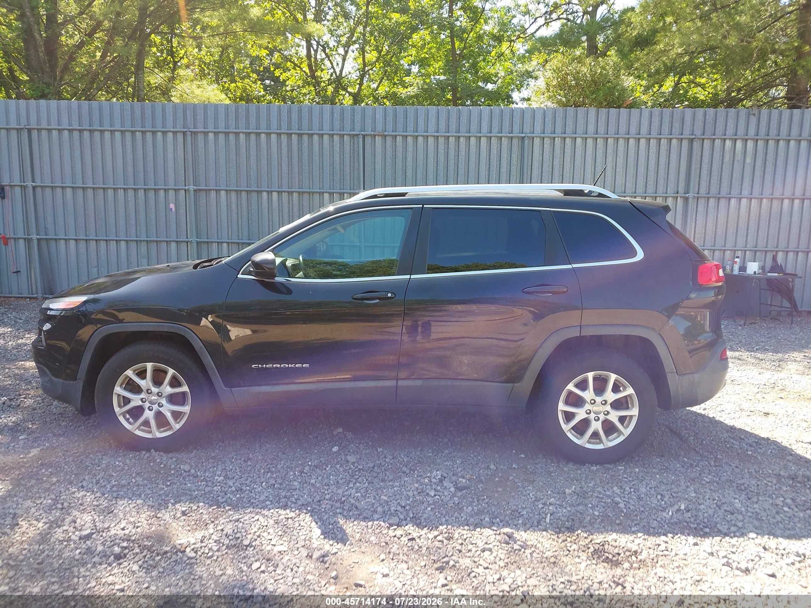 2015 Jeep Cherokee Latitude Black vin: 1C4PJMCB8FW794929