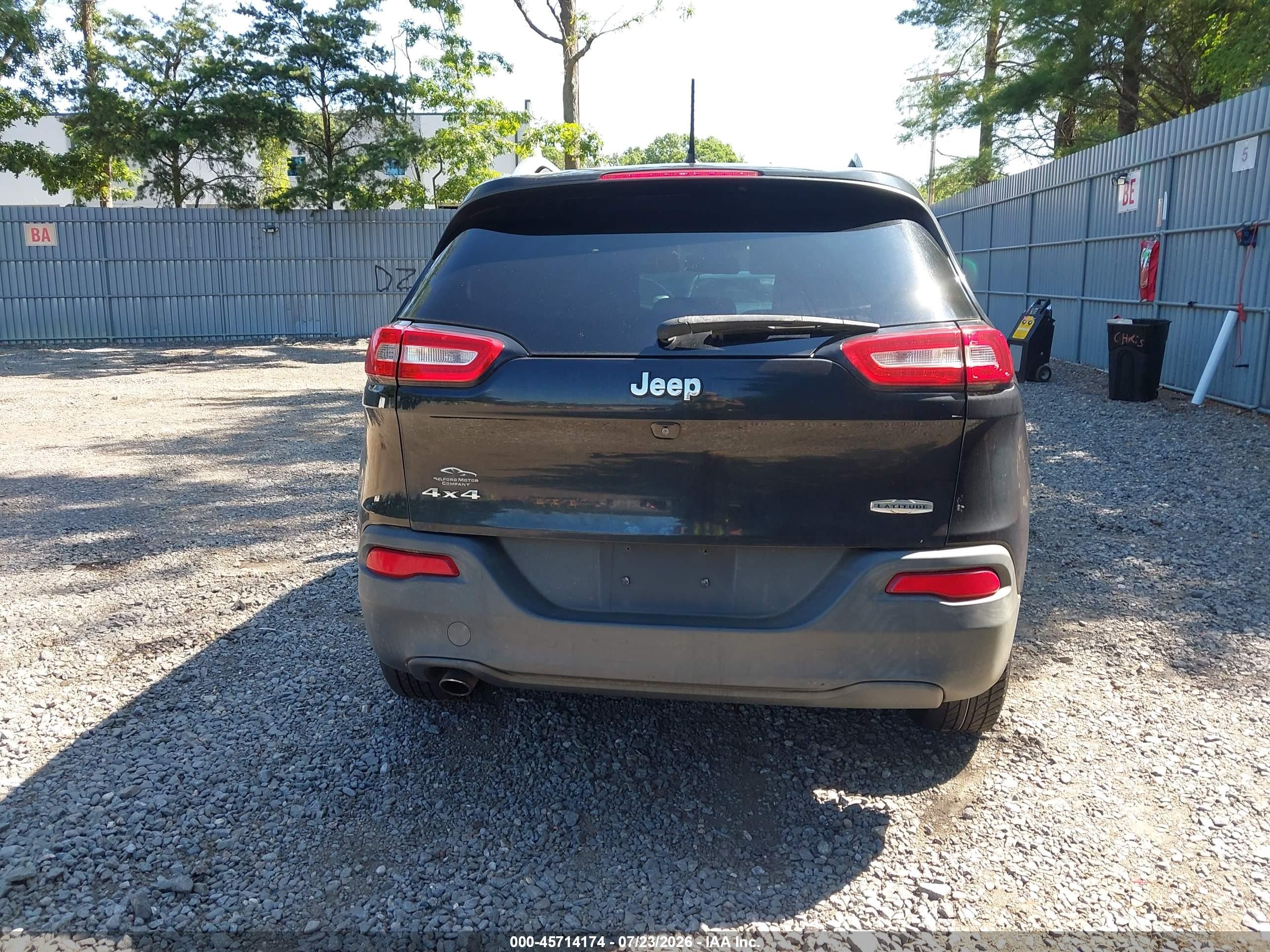 2015 Jeep Cherokee Latitude Black vin: 1C4PJMCB8FW794929