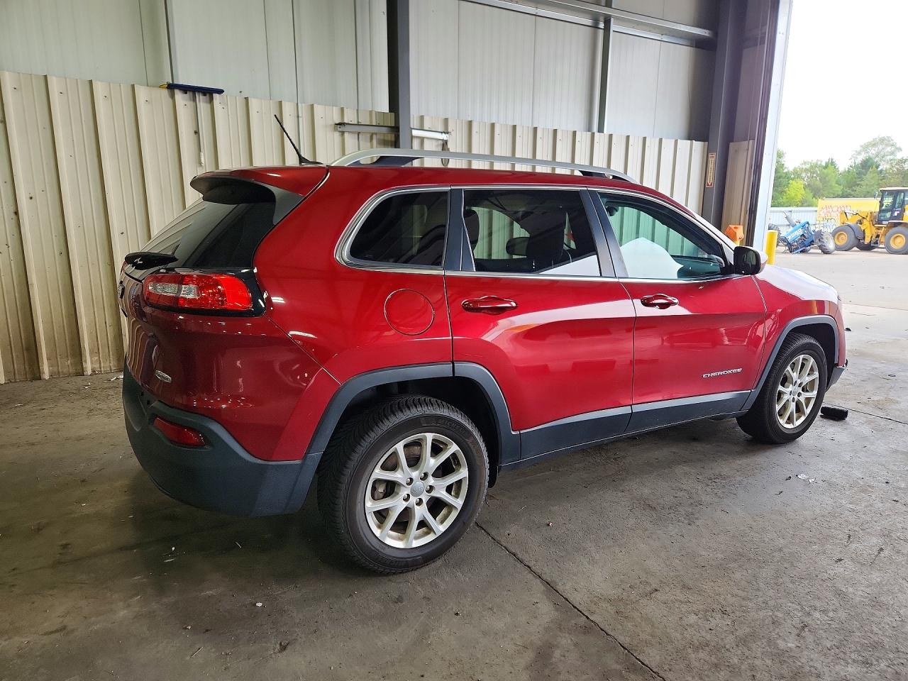 2016 Jeep Cherokee Latitude Maroon vin: 1C4PJMCB8GW174664