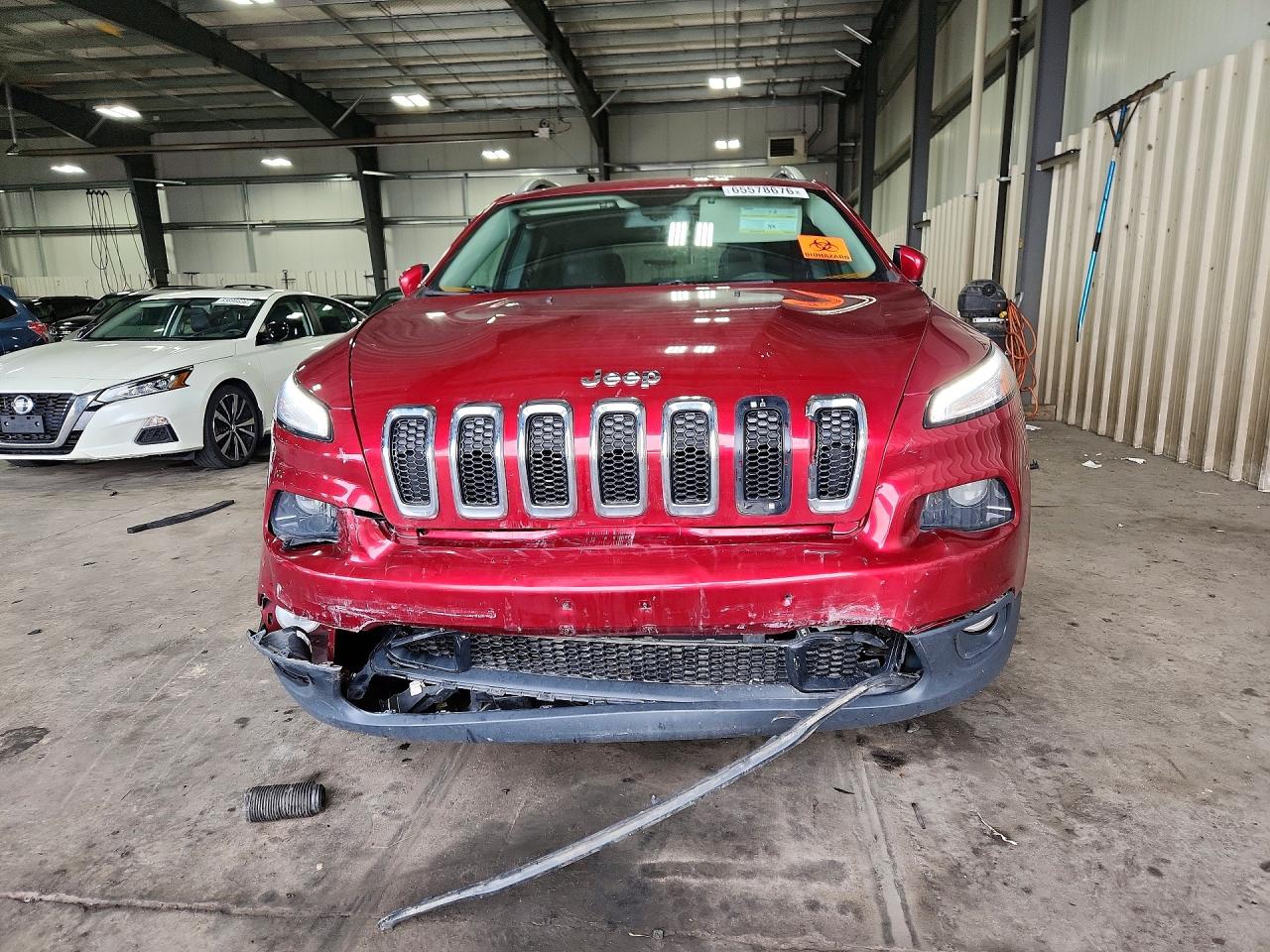 2016 Jeep Cherokee Latitude Maroon vin: 1C4PJMCB8GW174664