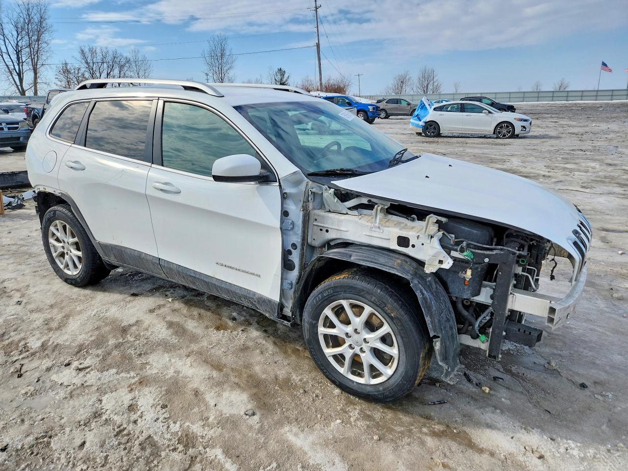 2017 Jeep Cherokee Latitude White vin: 1C4PJMCB8HW576282