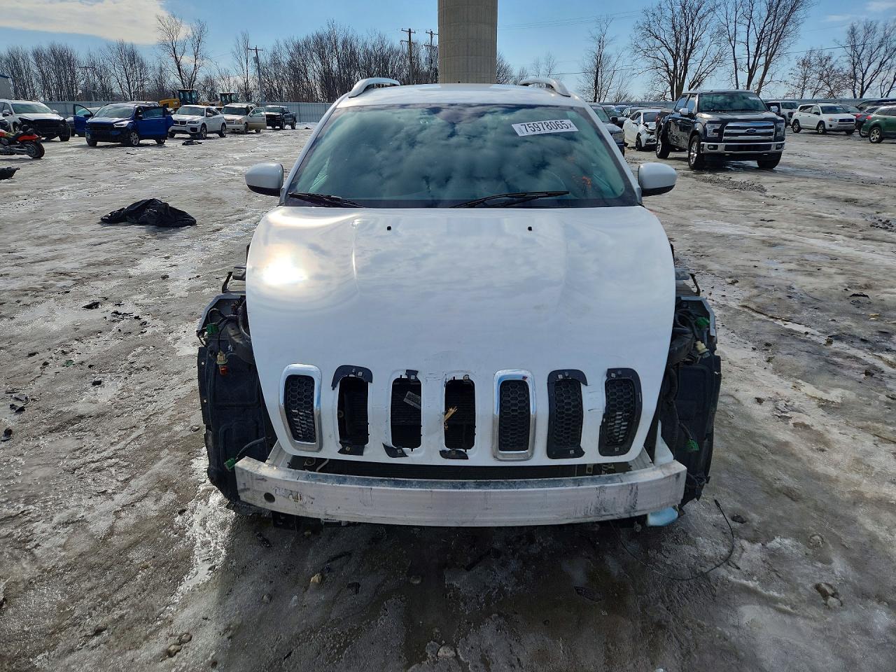 2017 Jeep Cherokee Latitude White vin: 1C4PJMCB8HW576282