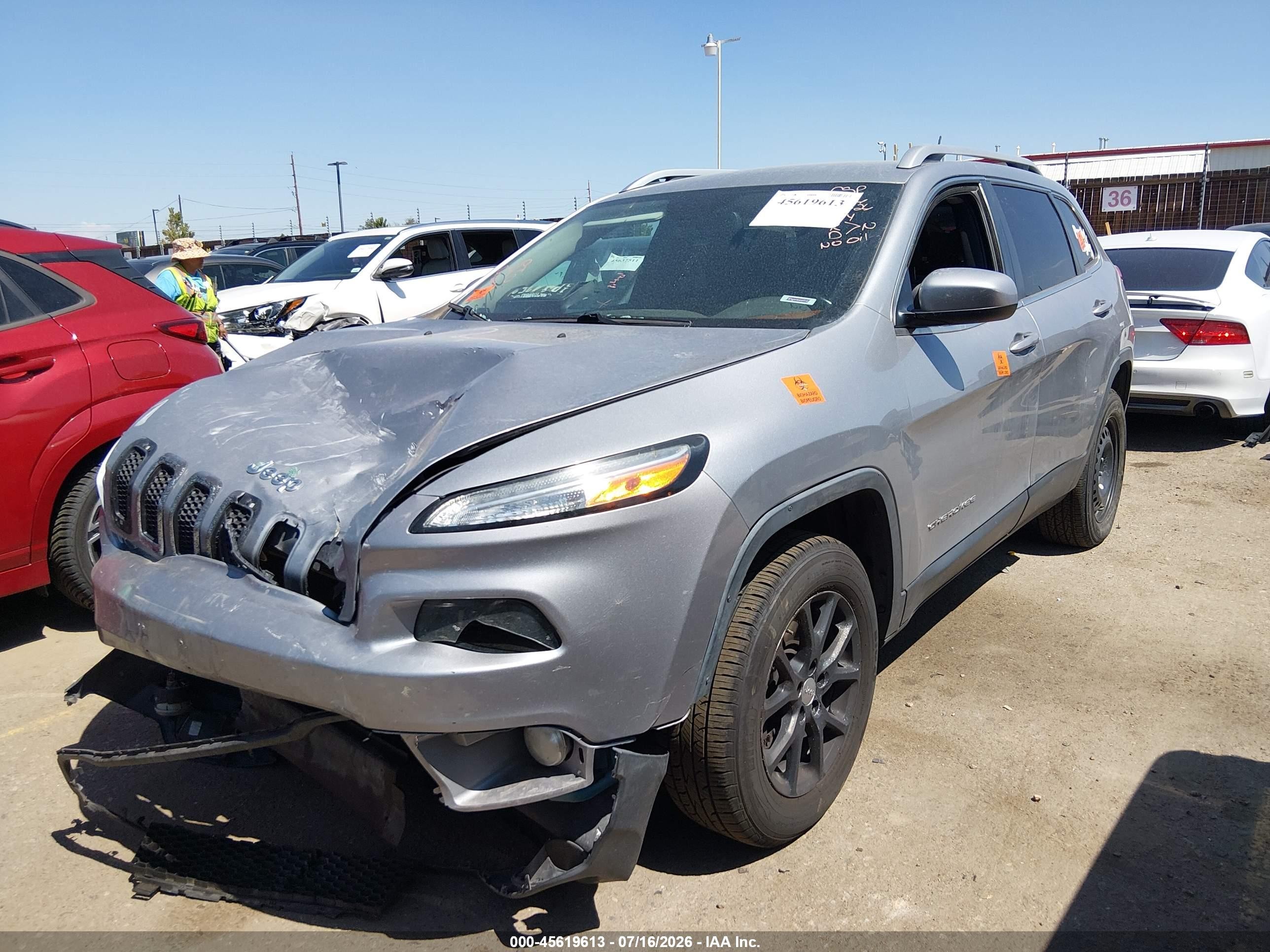 2014 Jeep Cherokee Latitude Silver vin: 1C4PJMCB9EW126023