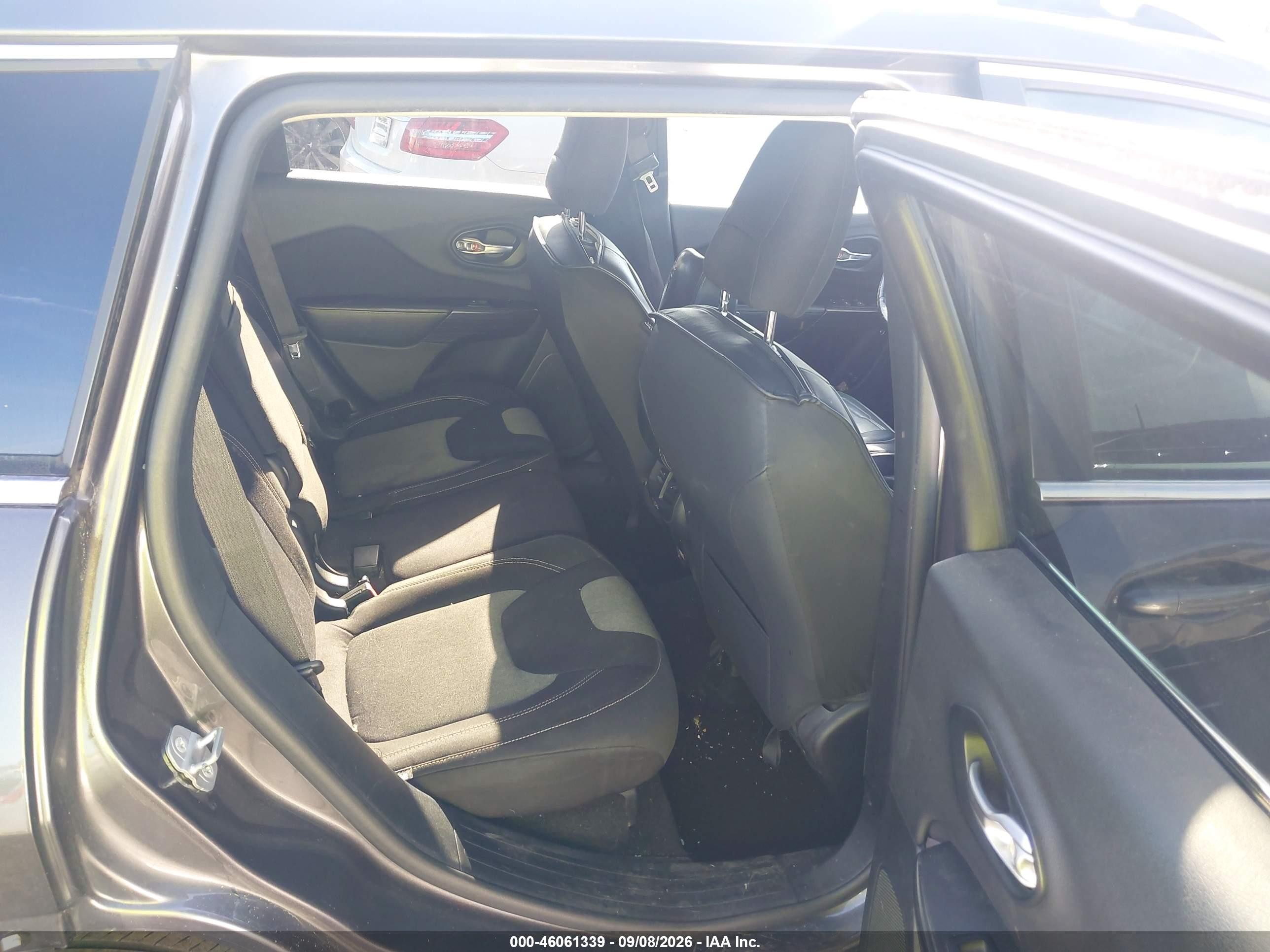 2014 Jeep Cherokee Latitude Серый vin: 1C4PJMCB9EW140827