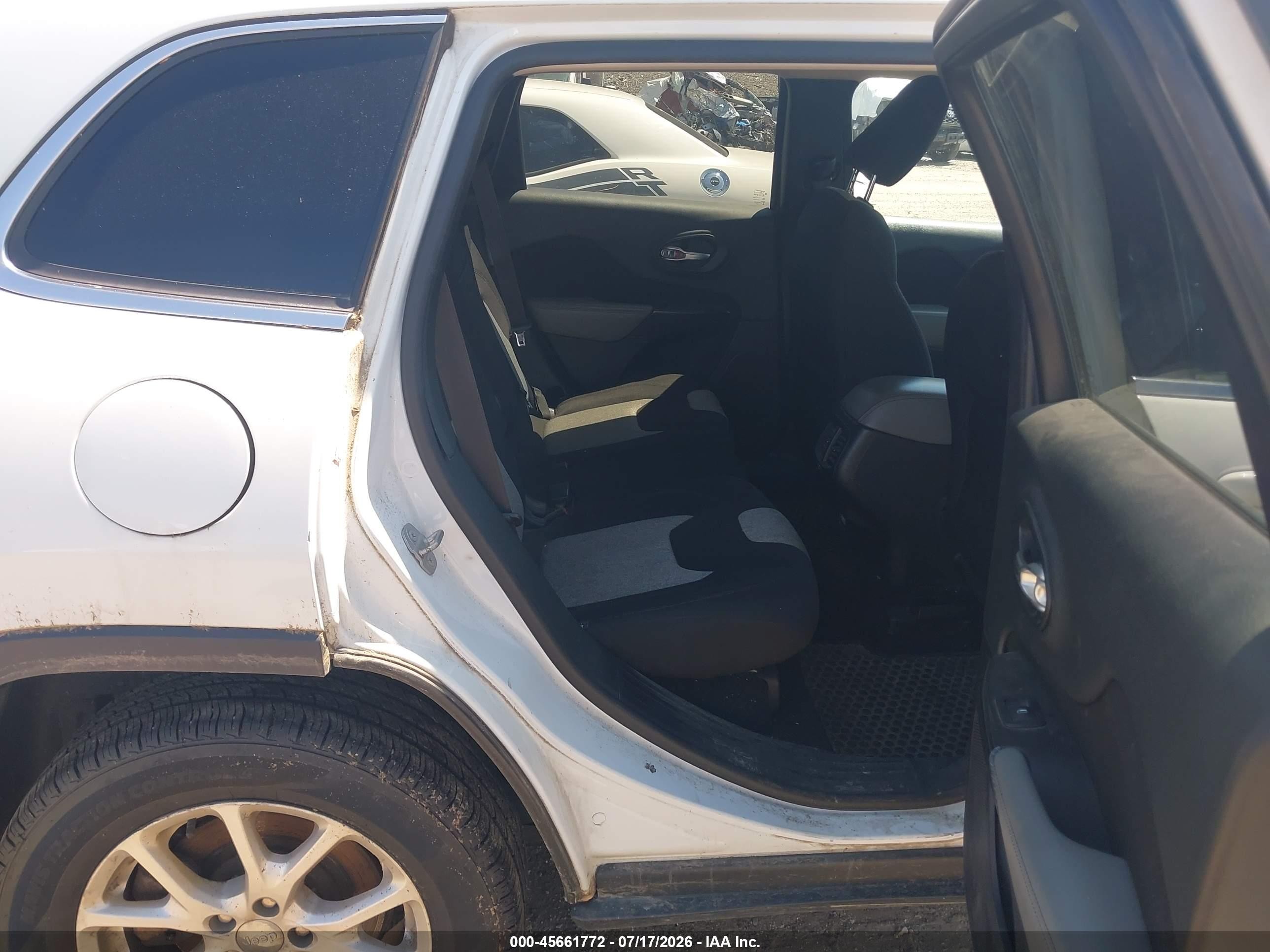 2014 Jeep Cherokee Latitude Белый vin: 1C4PJMCB9EW169910