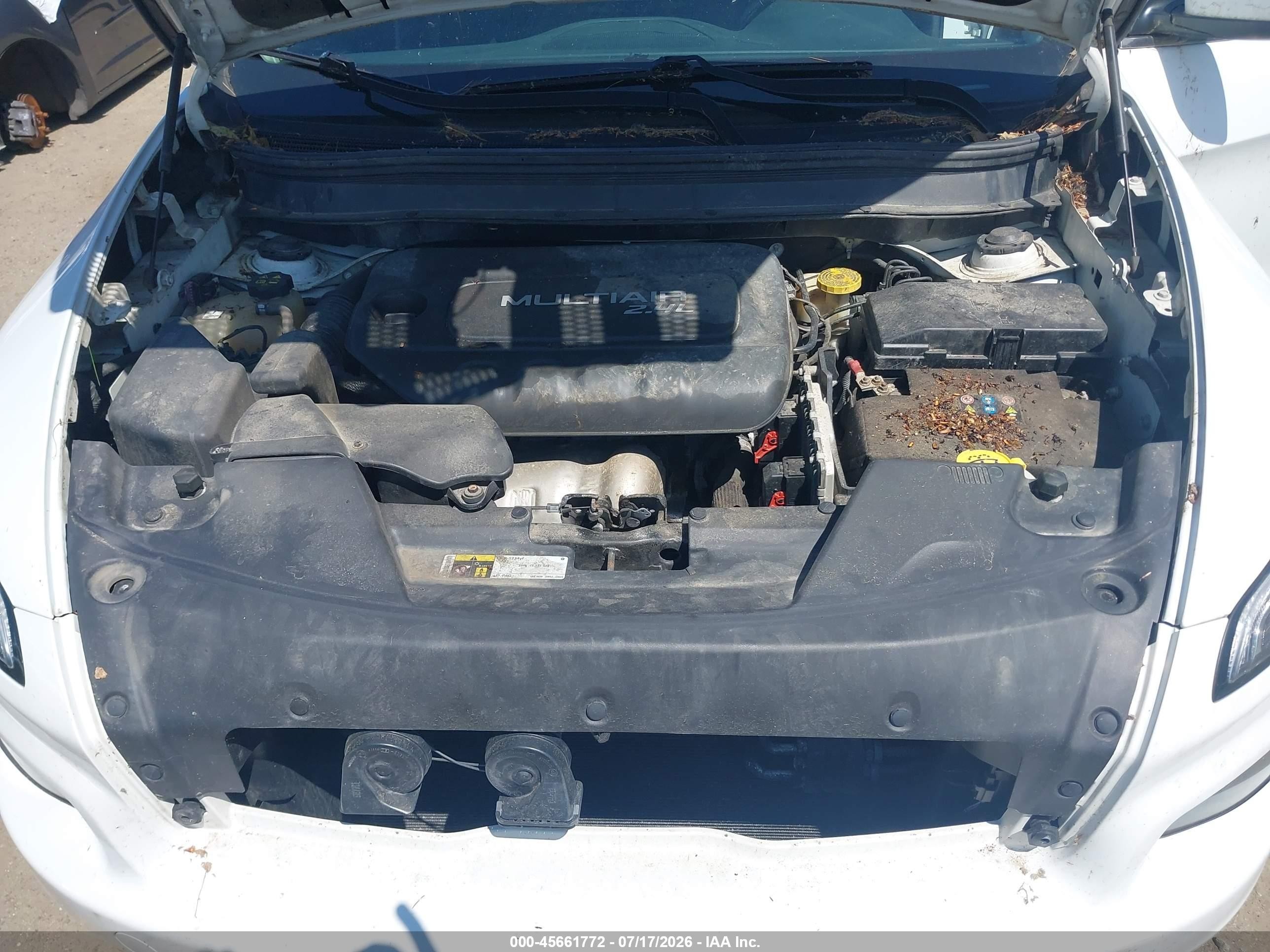 2014 Jeep Cherokee Latitude Белый vin: 1C4PJMCB9EW169910