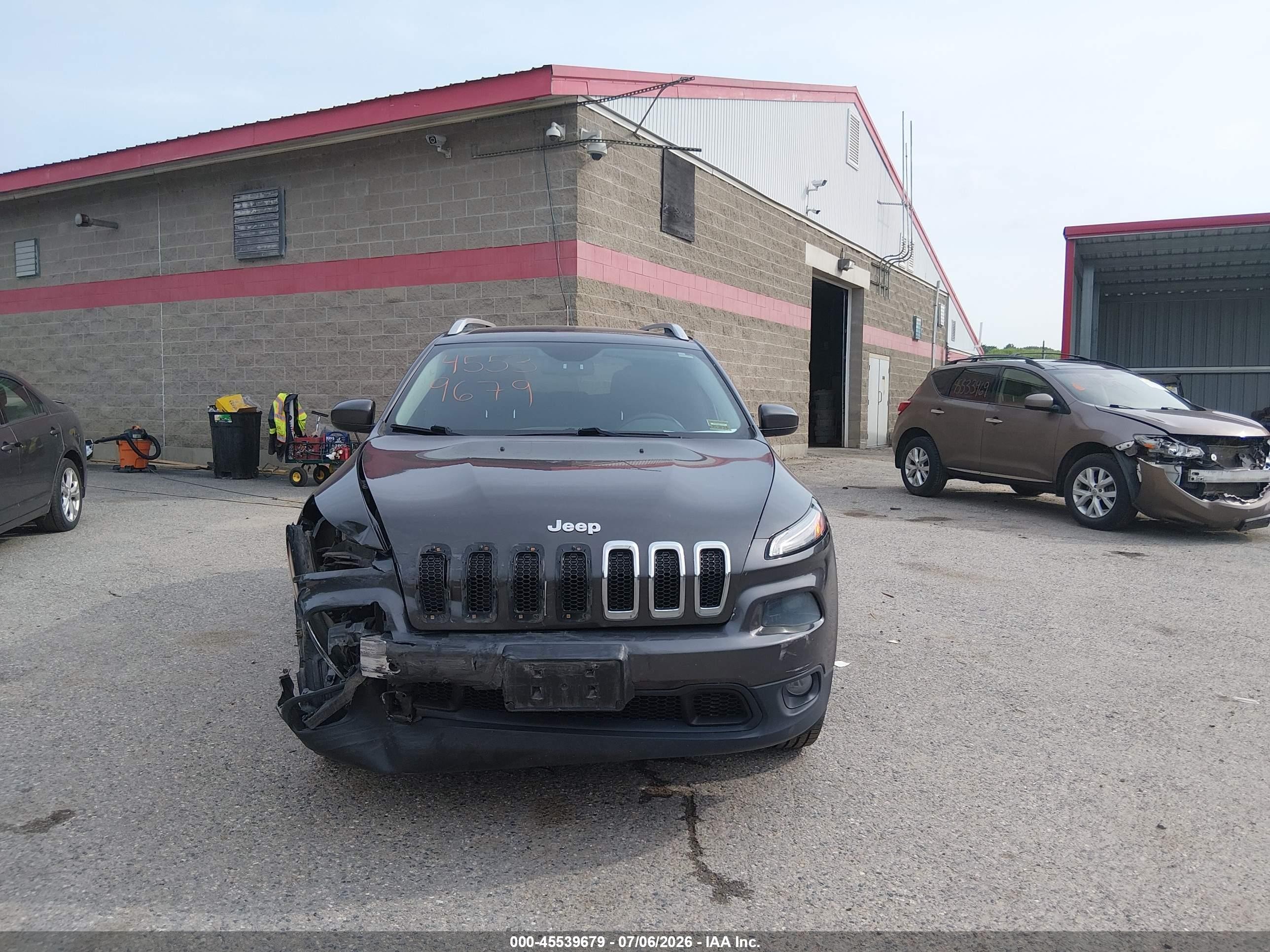 2014 Jeep Cherokee Latitude Gray vin: 1C4PJMCB9EW201397