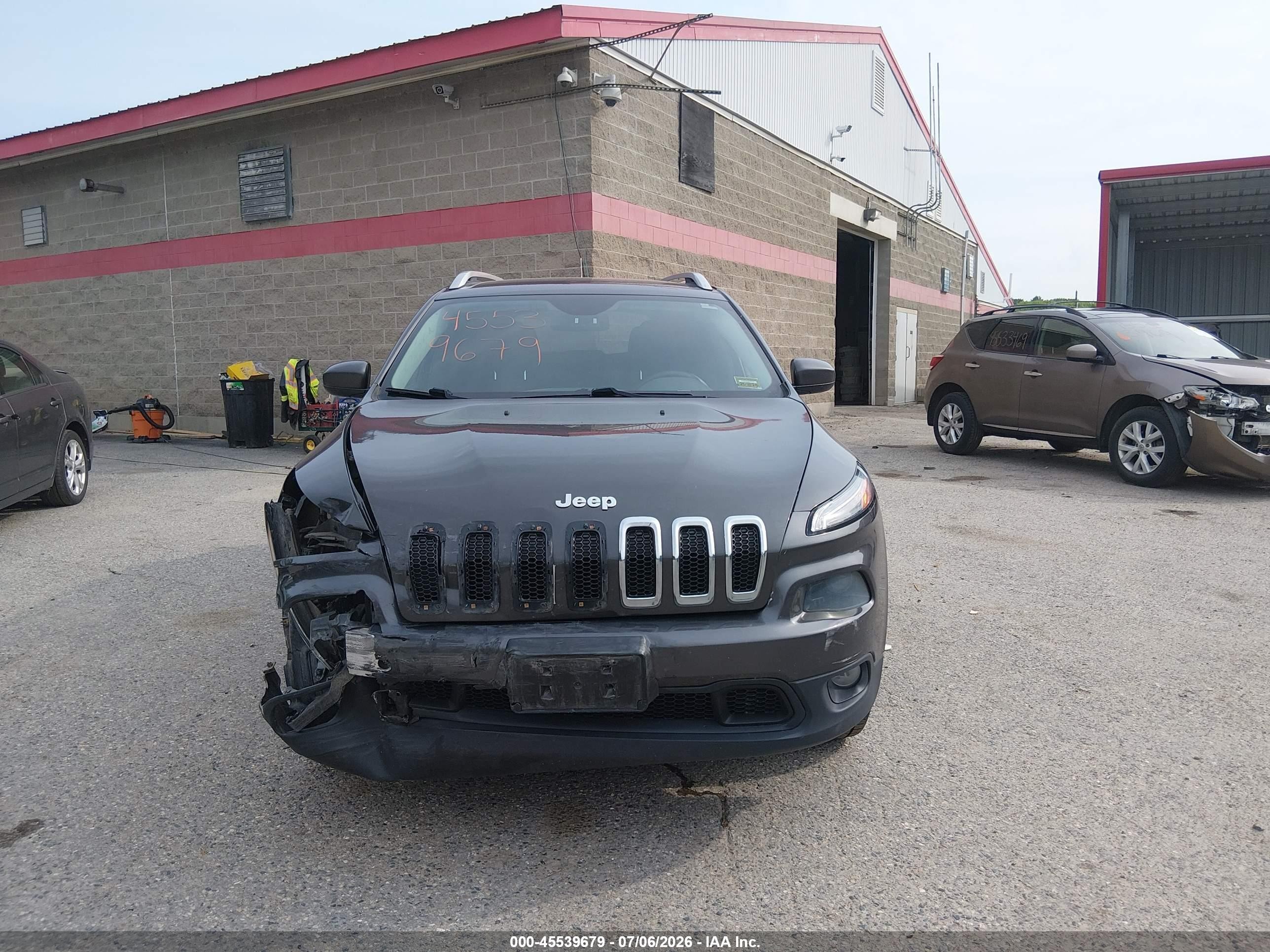 2014 Jeep Cherokee Latitude Gray vin: 1C4PJMCB9EW201397