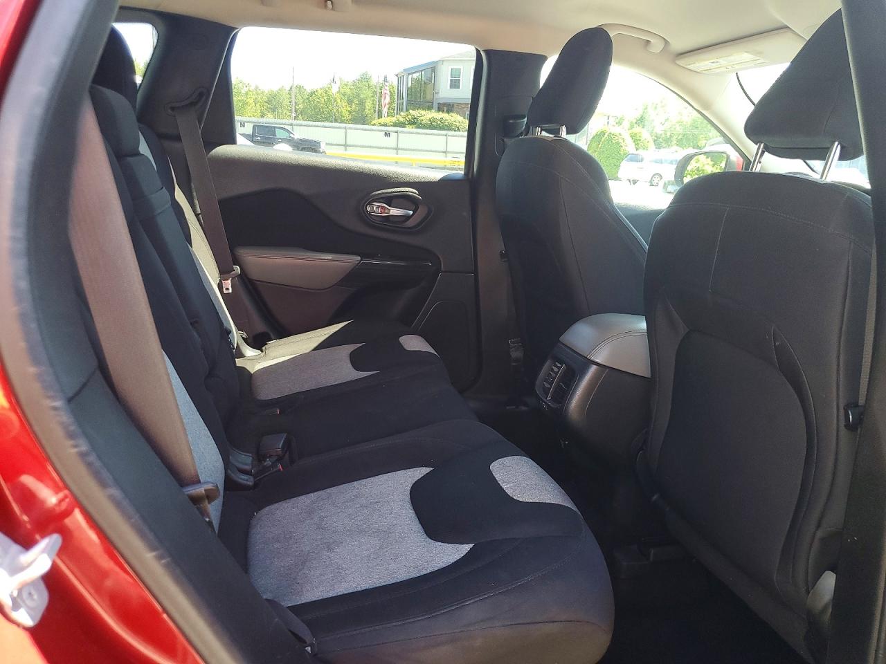 2014 Jeep Cherokee Latitude Red vin: 1C4PJMCB9EW201402