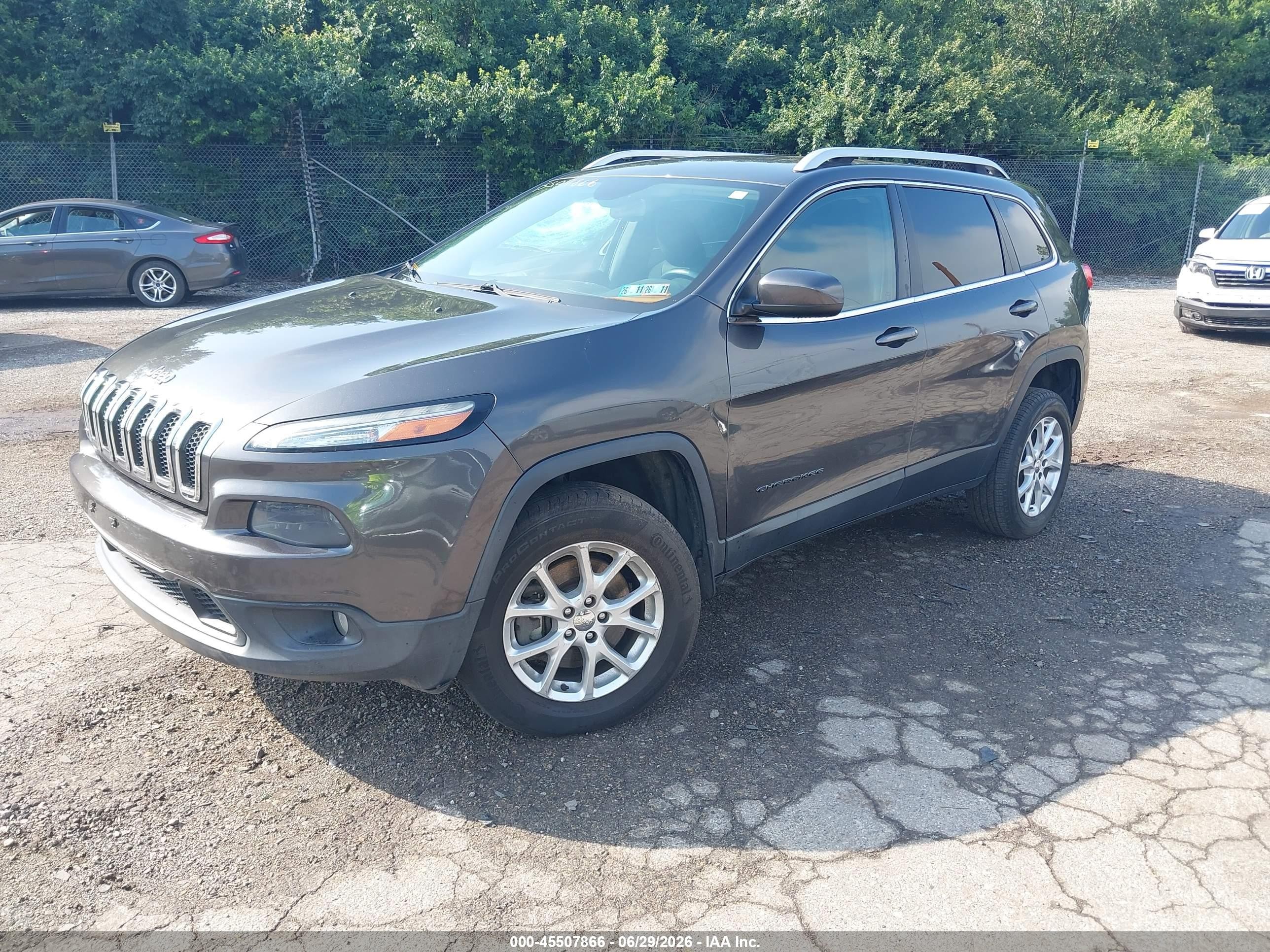 2014 Jeep Cherokee Latitude Gray vin: 1C4PJMCB9EW240734