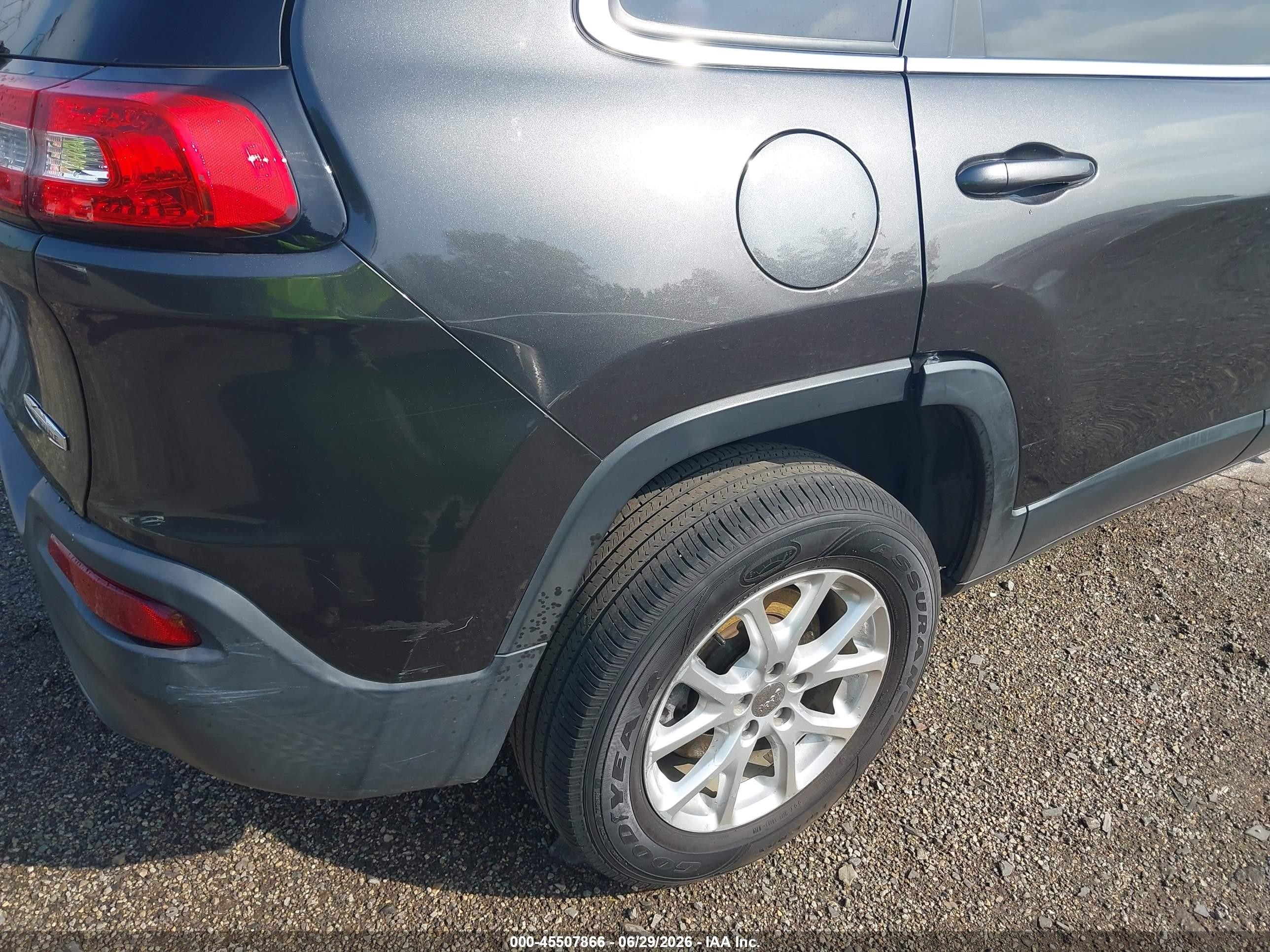 2014 Jeep Cherokee Latitude Gray vin: 1C4PJMCB9EW240734