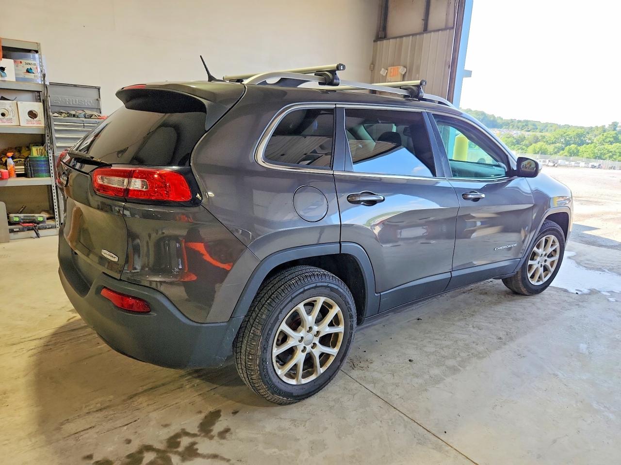 2014 Jeep Cherokee Latitude Gray vin: 1C4PJMCB9EW247523