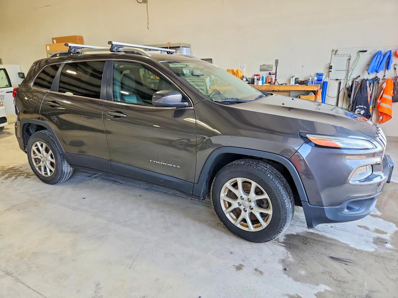 2014 Jeep Cherokee Latitude Gray vin: 1C4PJMCB9EW247523