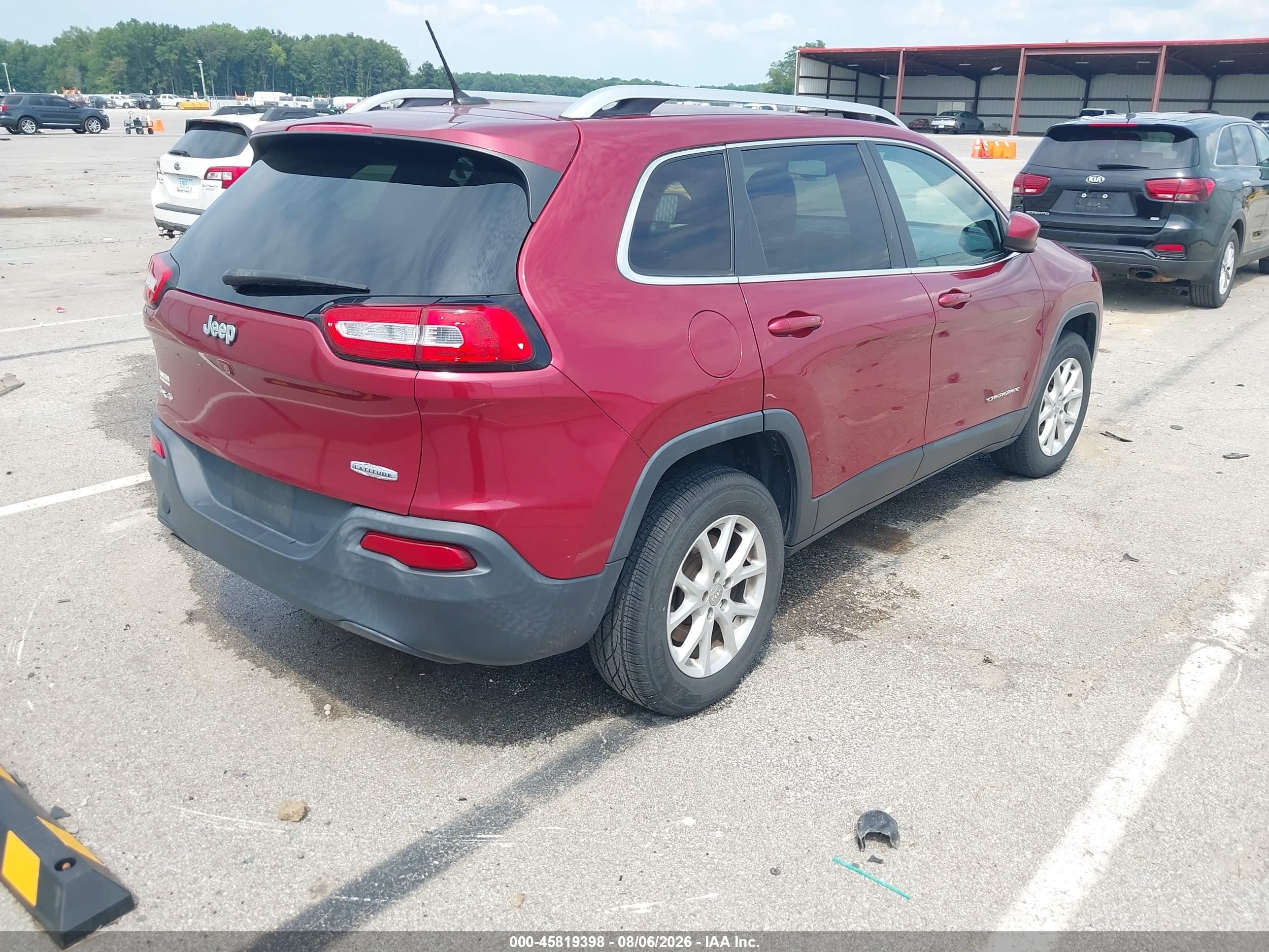 2015 Jeep Cherokee Latitude Red vin: 1C4PJMCB9FW595095
