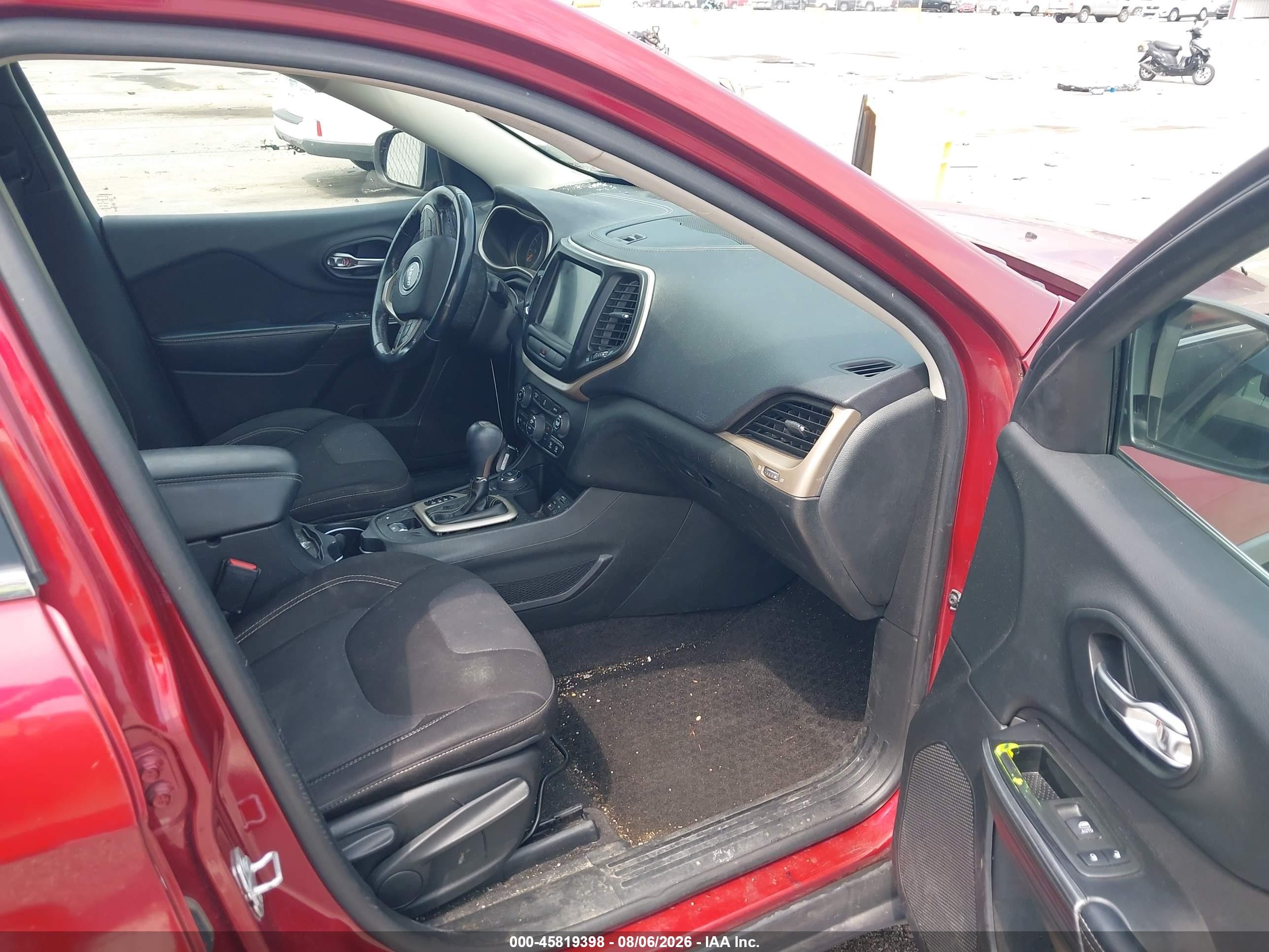 2015 Jeep Cherokee Latitude Red vin: 1C4PJMCB9FW595095