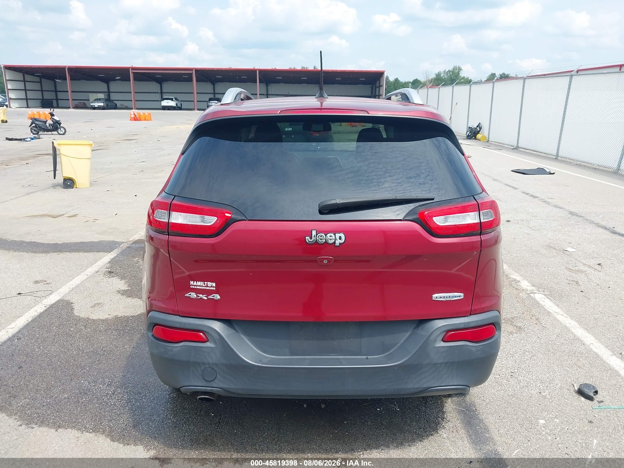 2015 Jeep Cherokee Latitude Red vin: 1C4PJMCB9FW595095