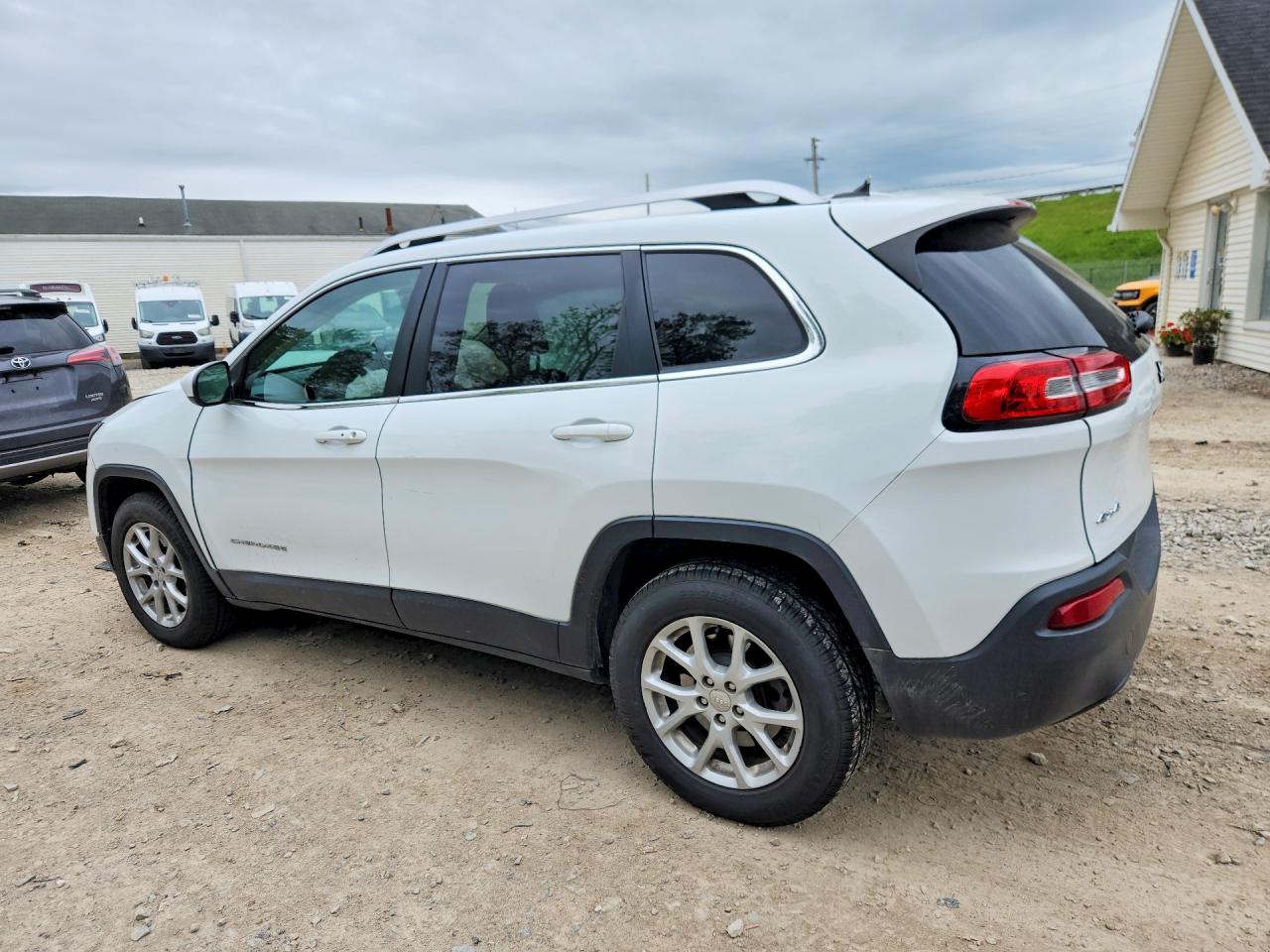 2015 Jeep Cherokee Latitude Белый vin: 1C4PJMCB9FW606144
