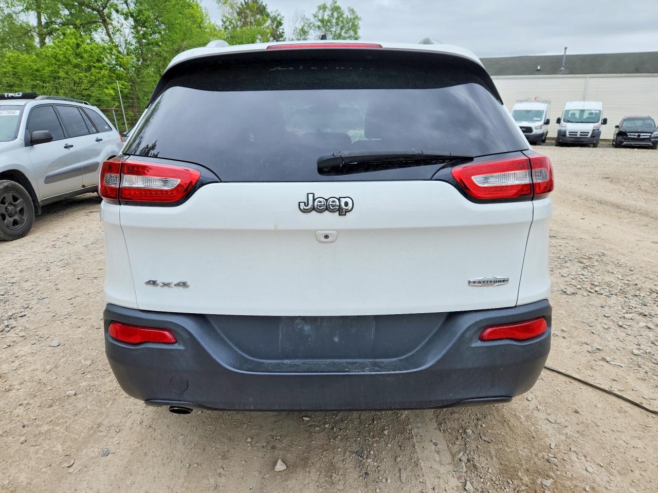 2015 Jeep Cherokee Latitude Белый vin: 1C4PJMCB9FW606144