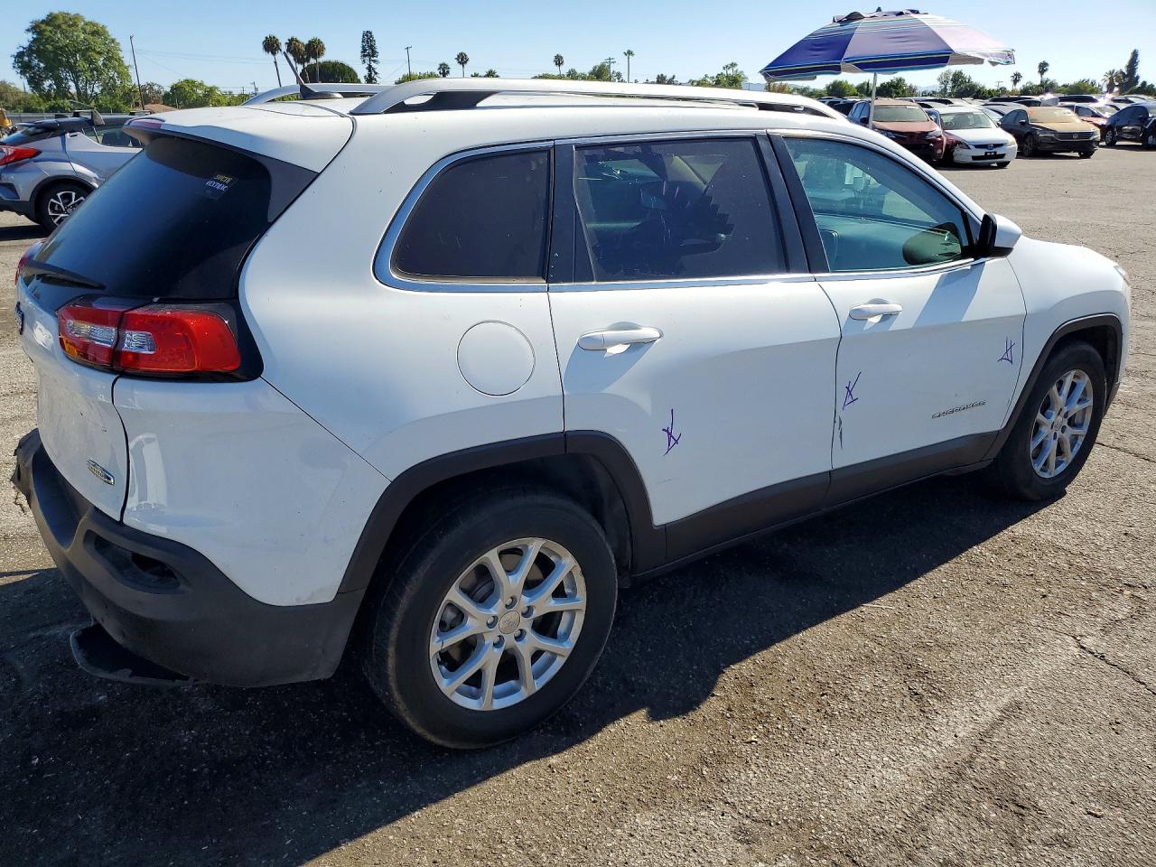 2015 Jeep Cherokee Latitude White vin: 1C4PJMCB9FW639600