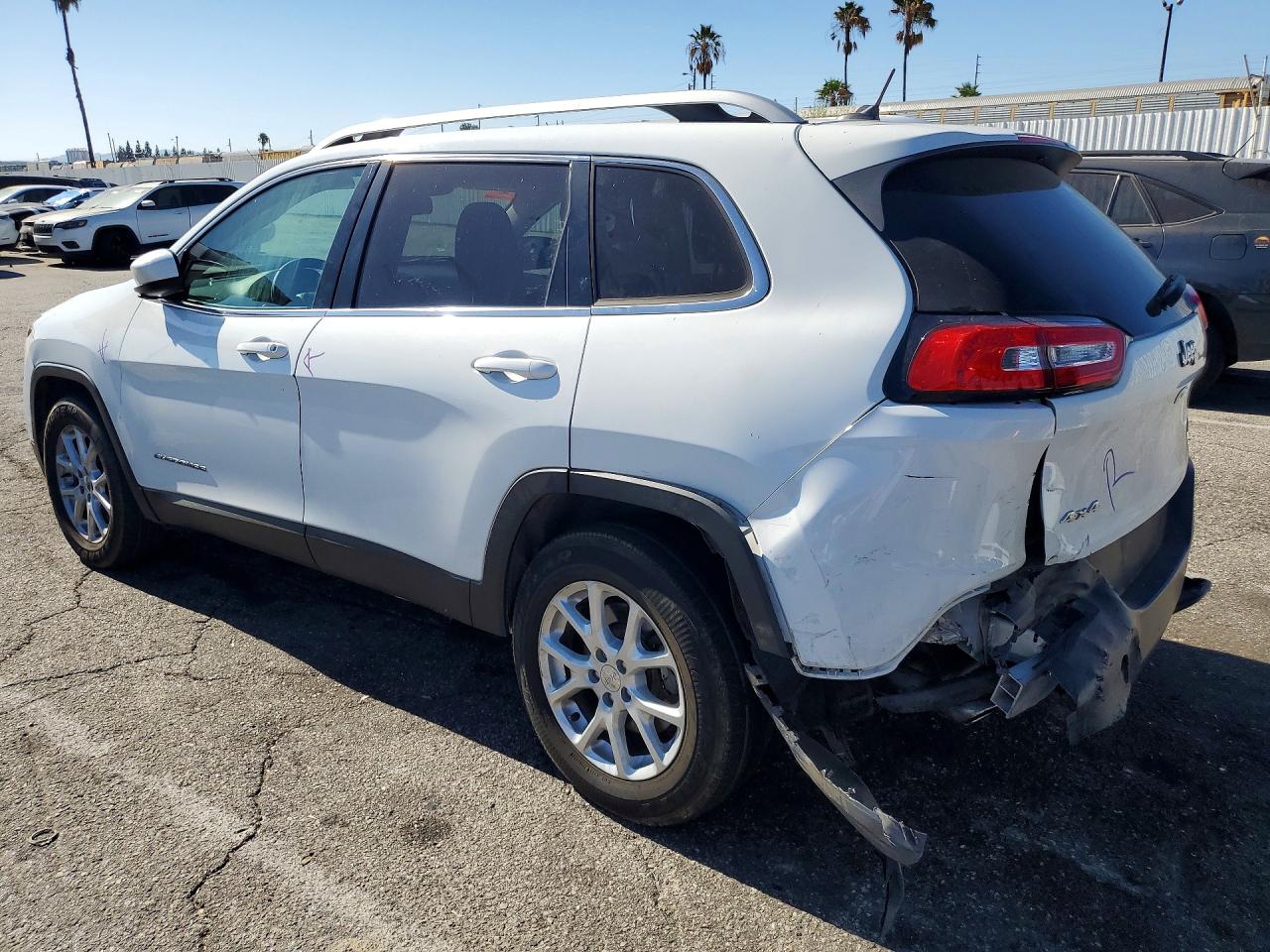 2015 Jeep Cherokee Latitude White vin: 1C4PJMCB9FW639600