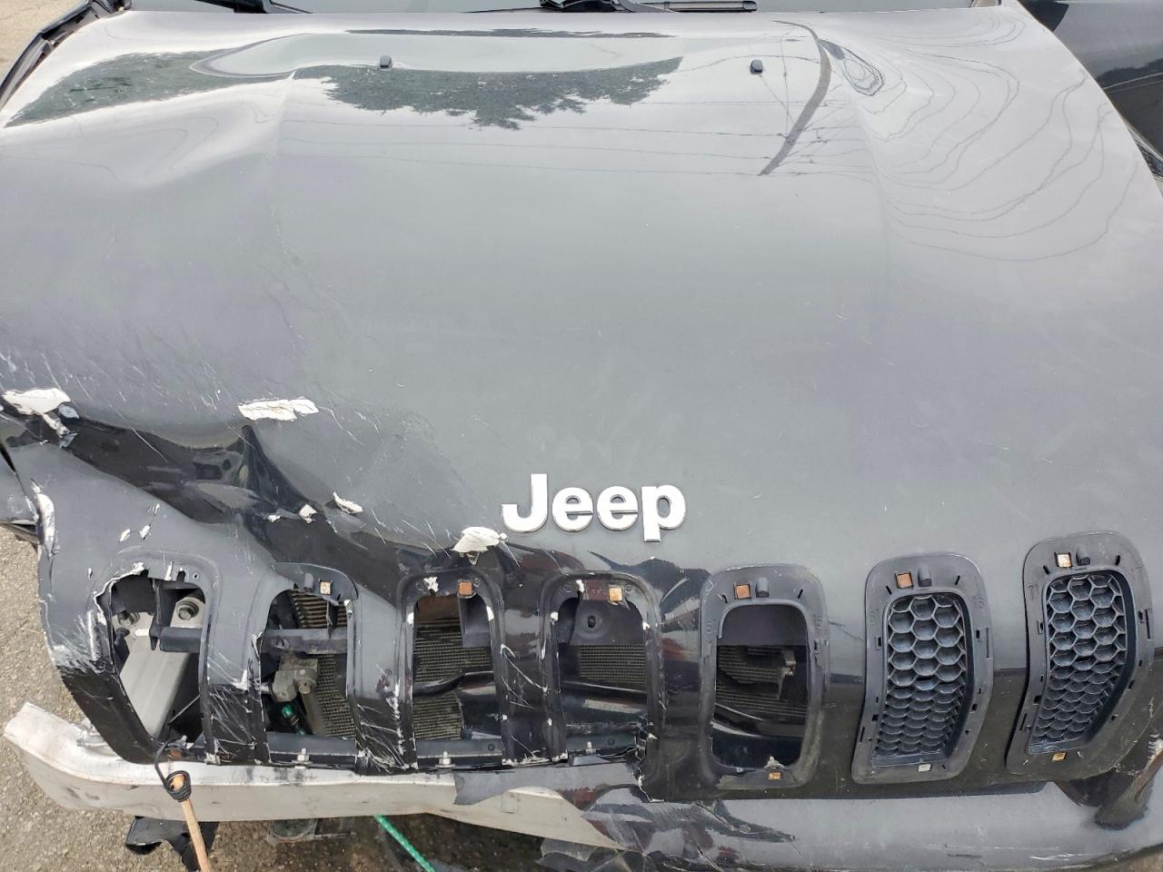 2015 Jeep Cherokee Latitude Black vin: 1C4PJMCB9FW650872