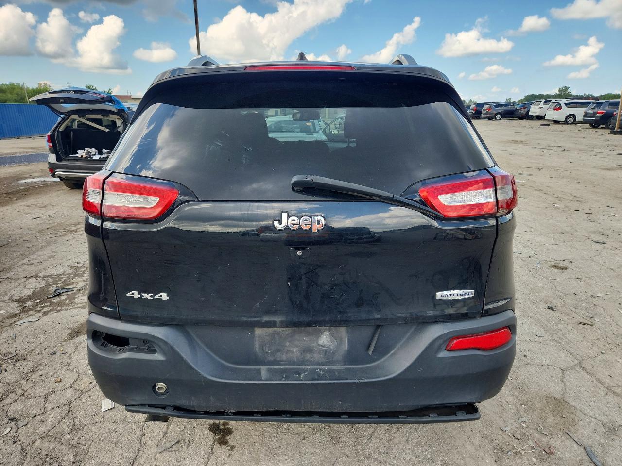 2015 Jeep Cherokee Latitude Black vin: 1C4PJMCB9FW653349